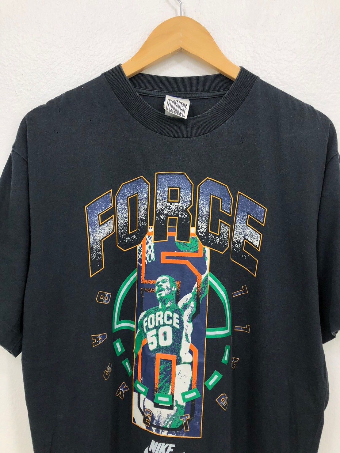 NBA × Nike × Vintage Vintage 90's Nike David Robinson FORCE Shirt NBA BN Size US L / EU 52-54 / 3 - 1 Thumbnail