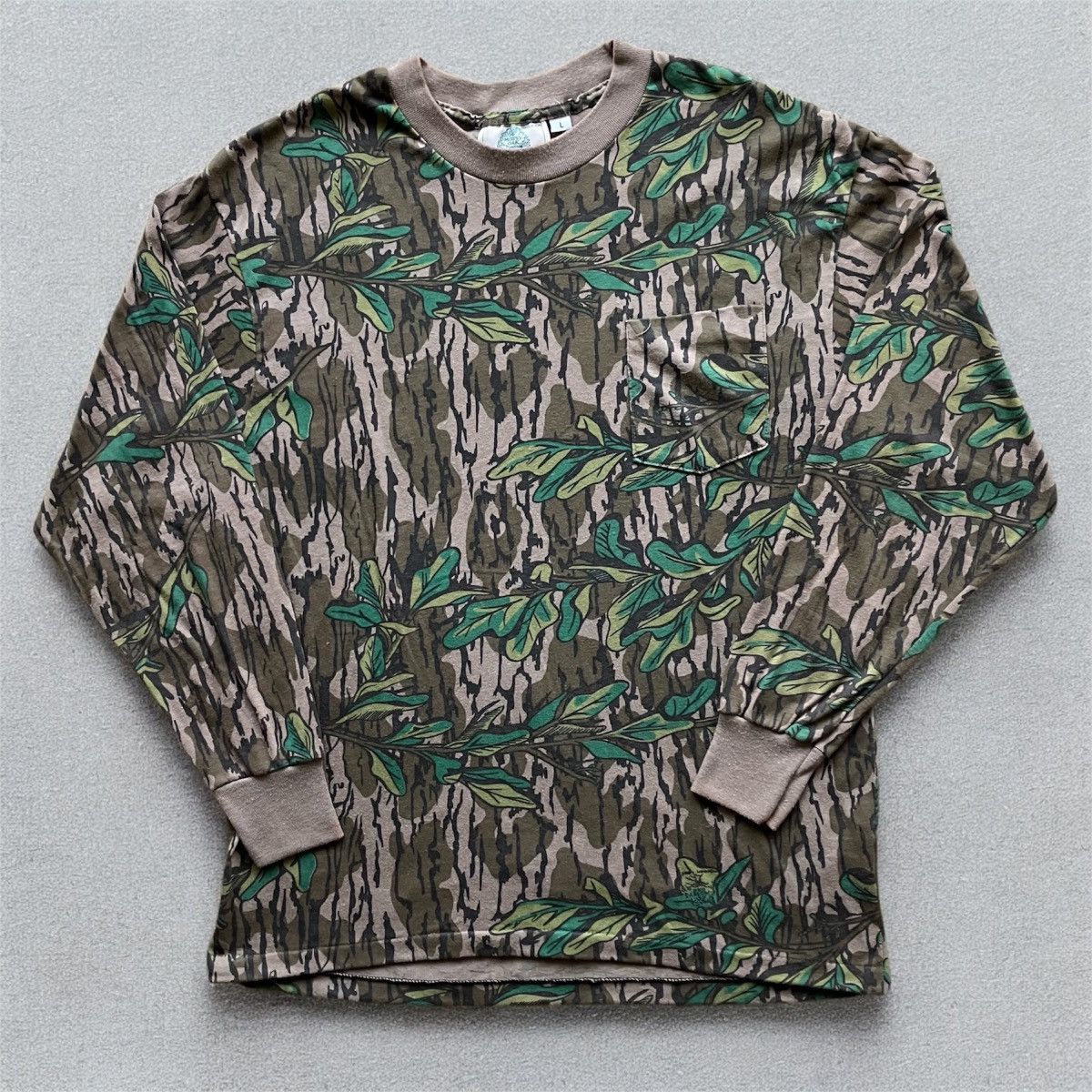 Mossy Oaks Vintage 90s Mossy Oak Green Leaf Camo Long Sleeve T-Shirt Size US L / EU 52-54 / 3 - 1 Thumbnail
