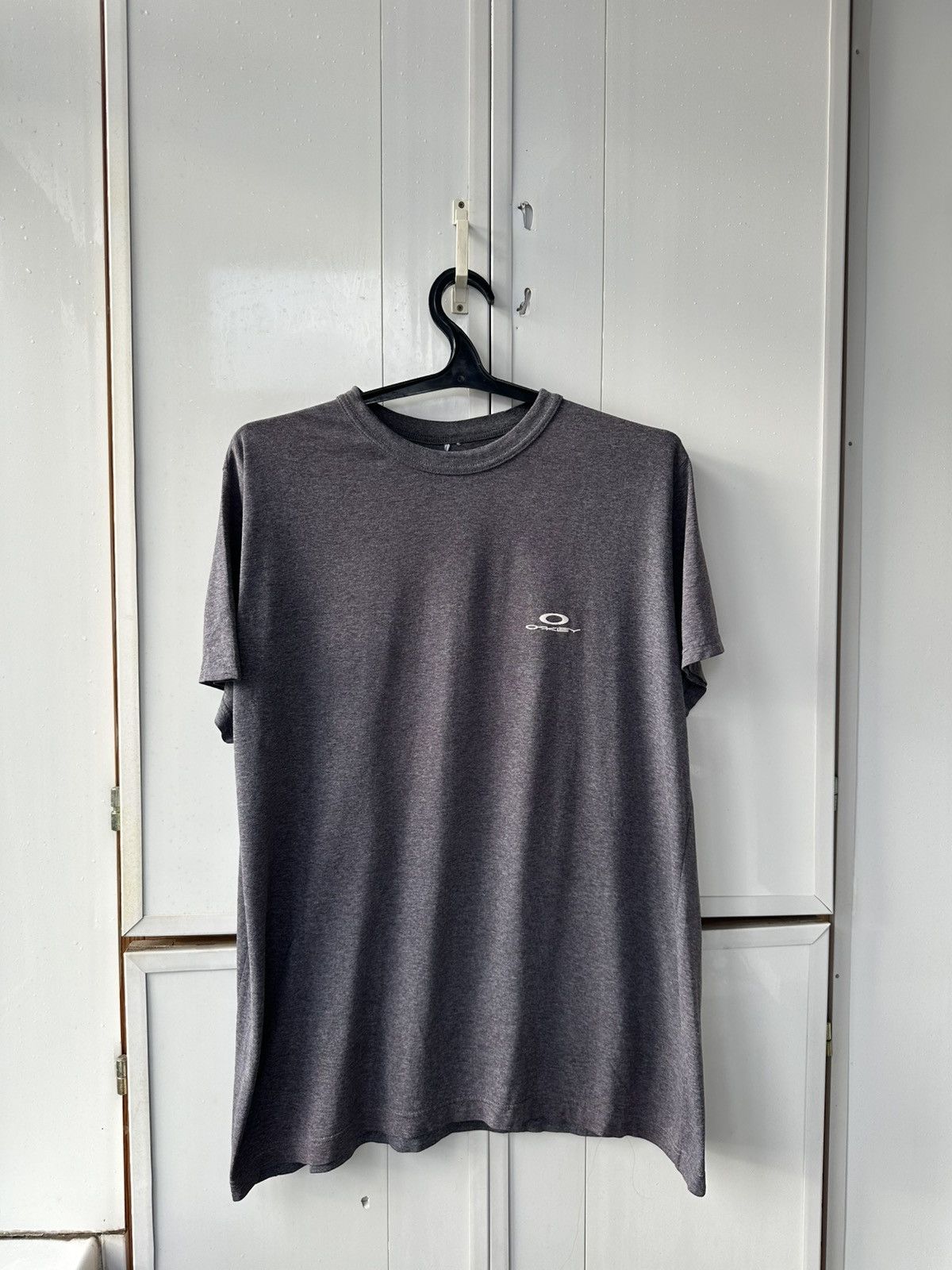 Oakley Vintage Oakley T-shirt Mens Grey Logo Size US XL / EU 56 / 4 - 1 Thumbnail