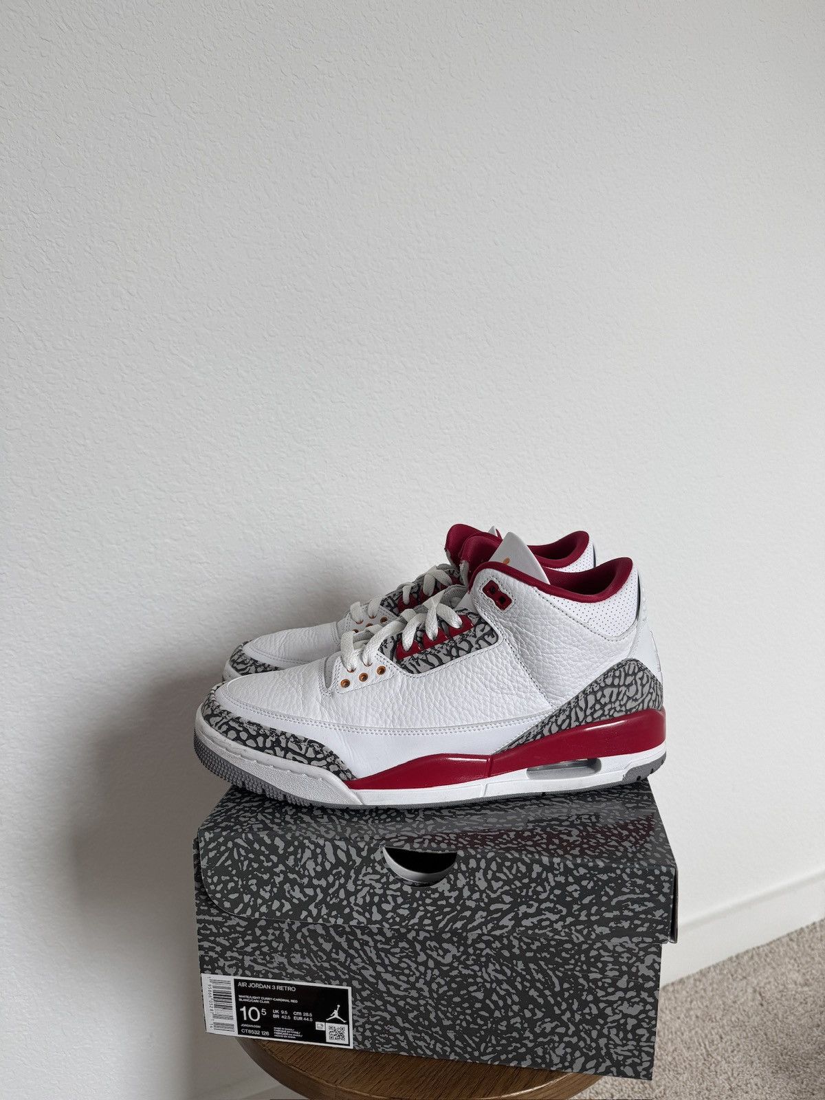 Jordan Brand × Nike Jordan 3 Cardinal Size US 10.5 / EU 43-44 - 2 Thumbnail