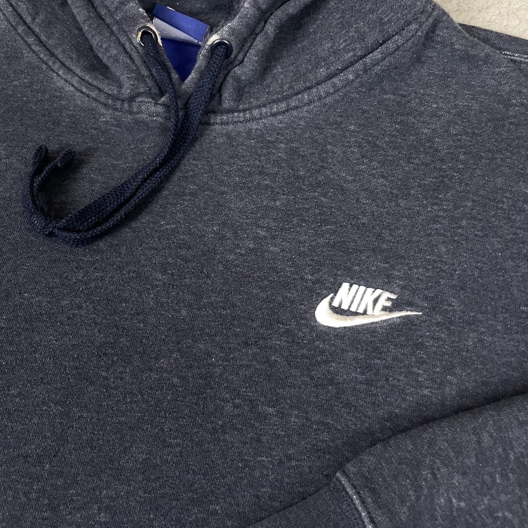 Nike VINTAGE Nike Sweatshirt Mens XXL Blue Hoodie Embroidered Distressed Fade Swoosh Size US XXL / EU 58 / 5 - 3 Thumbnail