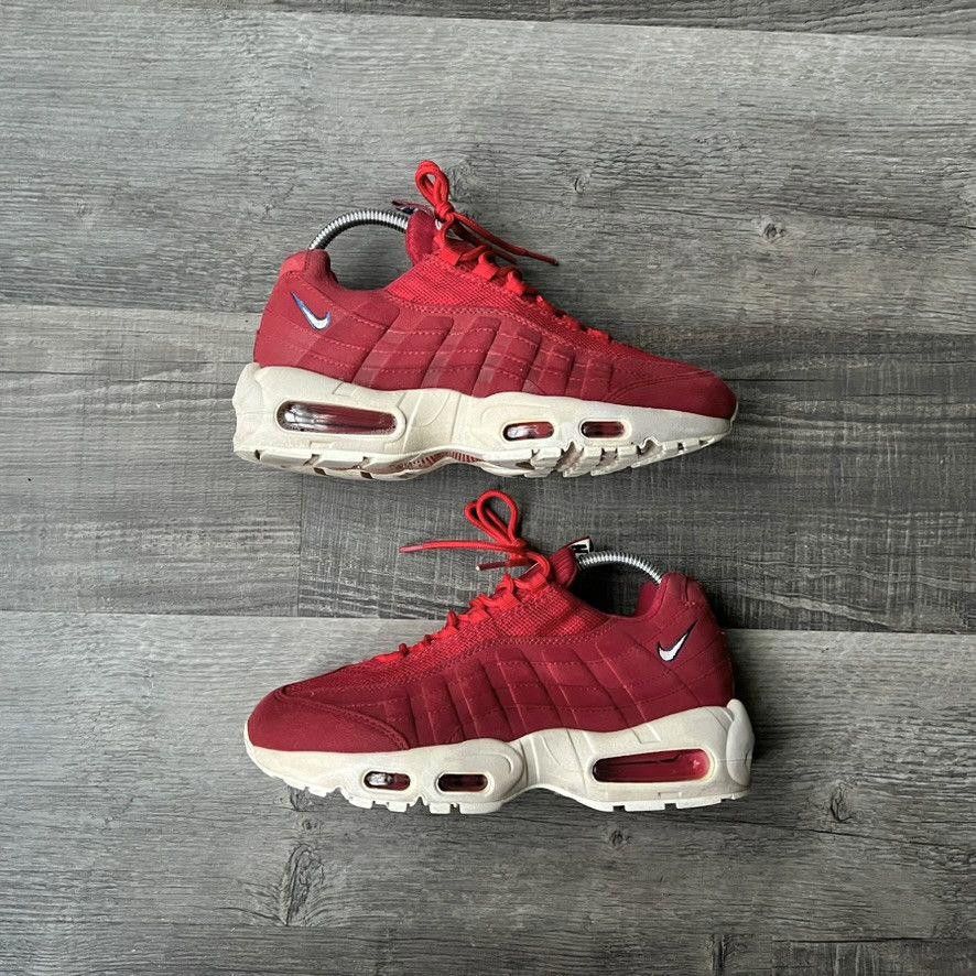 Nike NIKE • Air Max 95 "2017 Pull Tab Red" (7M) Size US 7 / EU 40 - 1 Thumbnail