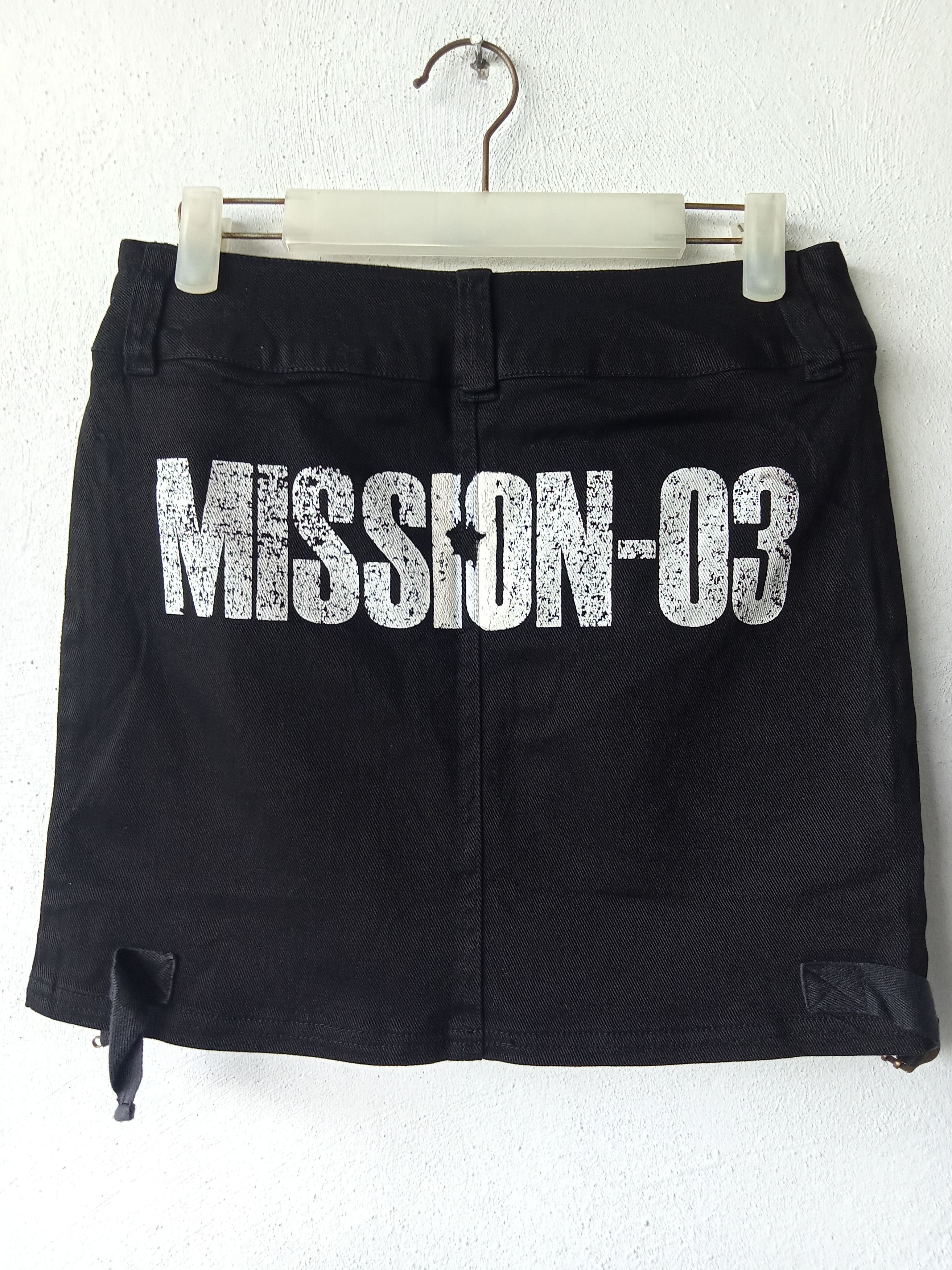 Seditionaries Sky Bomber Spellout Bondage Skirt Size 28" / US 6 / IT 42 - 5 Thumbnail