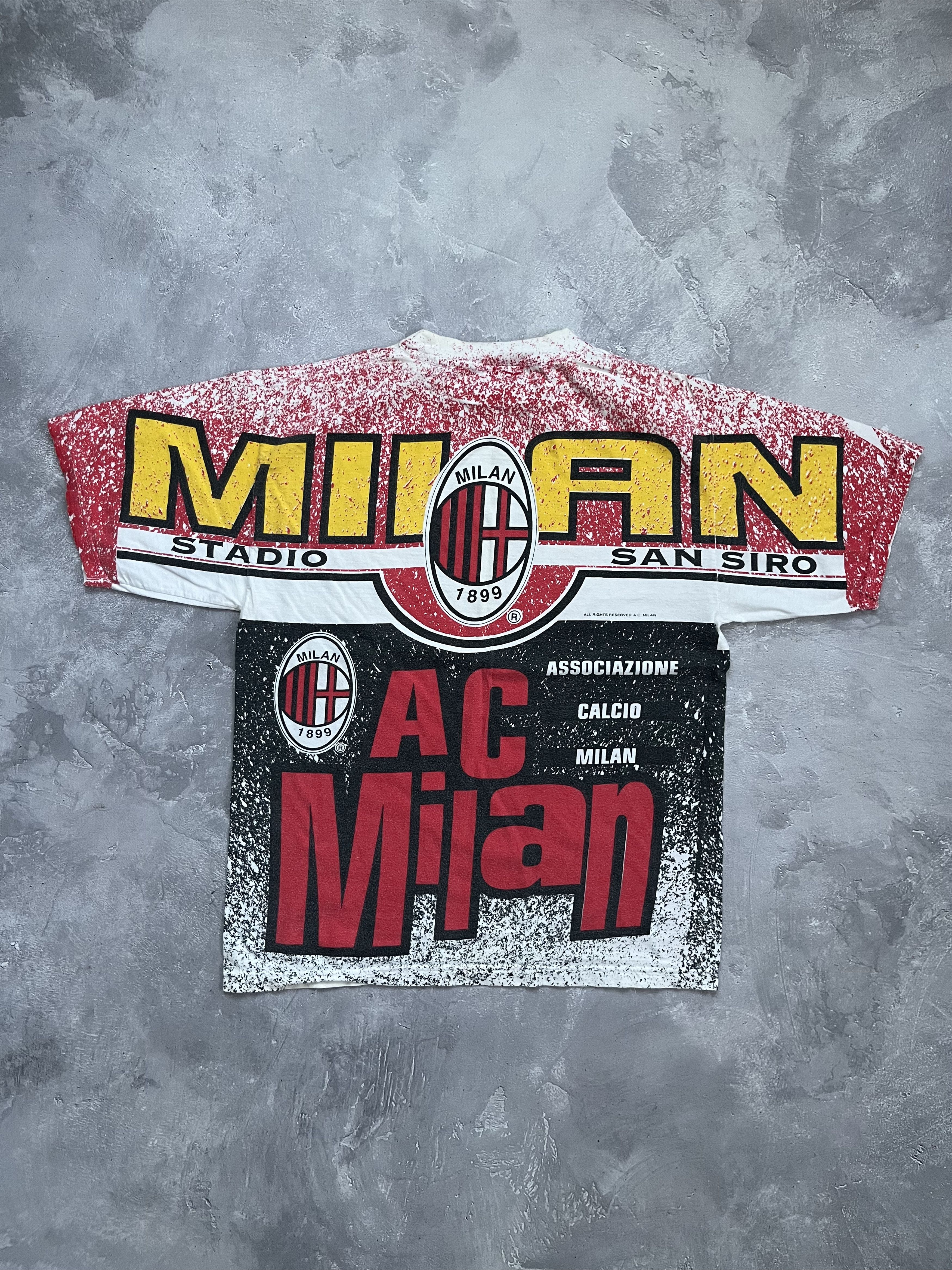 Vintage Vintage Y2K AC Milan Over Print T Shirt Size XS-S Red Size US S / EU 44-46 / 1 - 10 Thumbnail