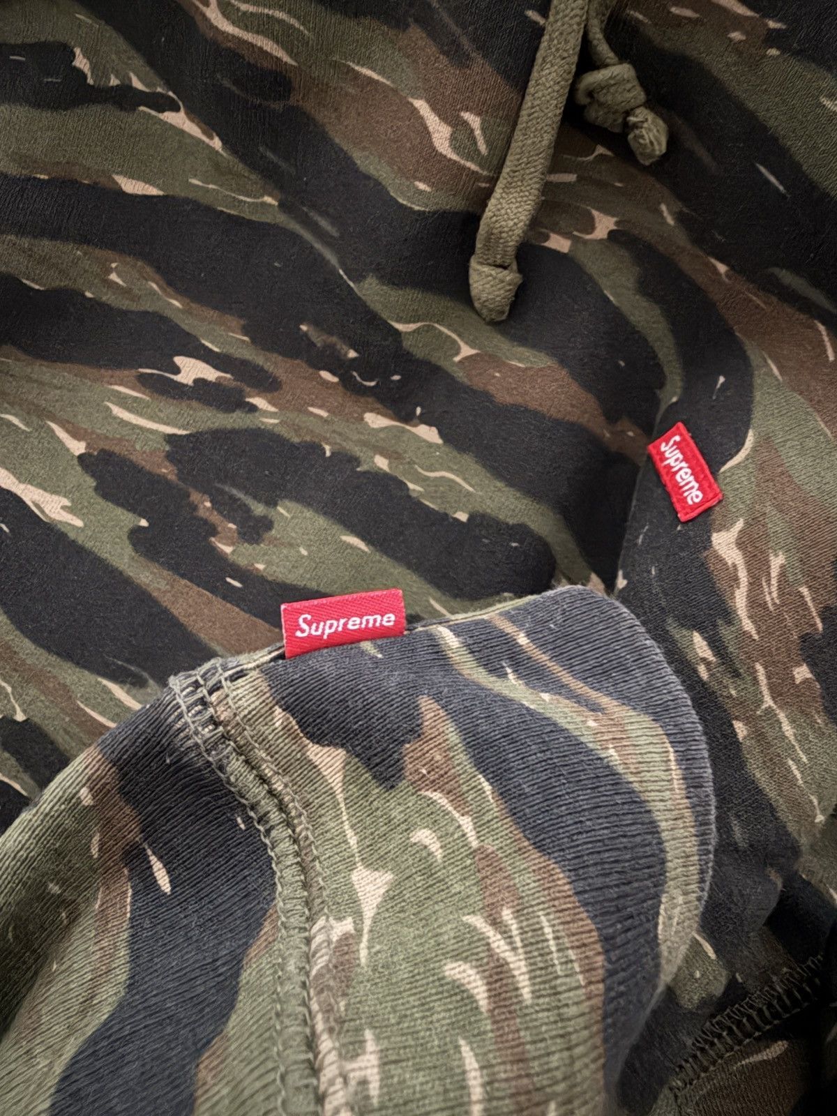 Supreme Supreme Tiger Camo Small Bo Logo Hoodie Size US L / EU 52-54 / 3 - 5 Thumbnail