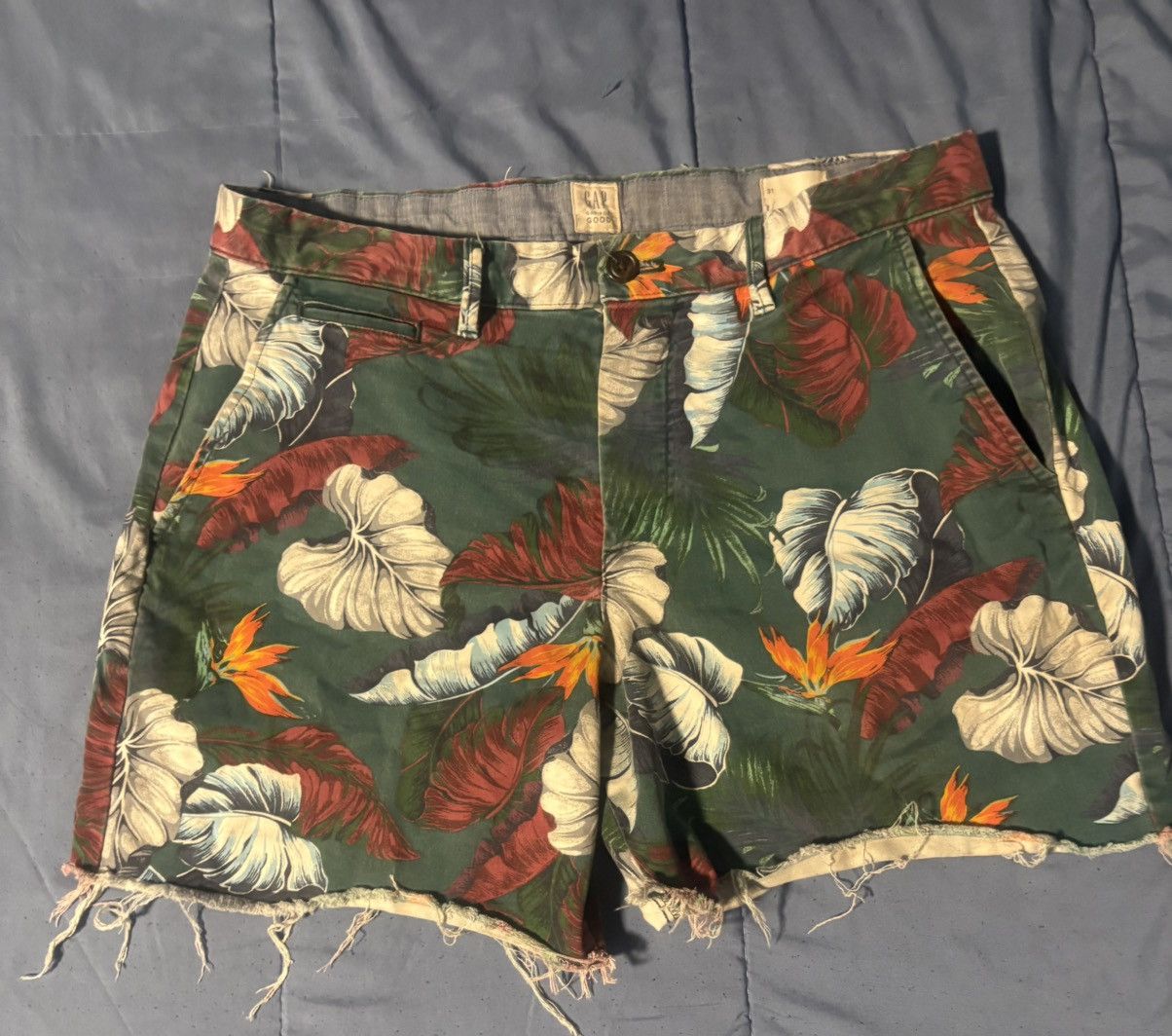 Gap Gap Men's Chino Shorts Floral Print Flat Front Casual Size US 31 - 1 Thumbnail