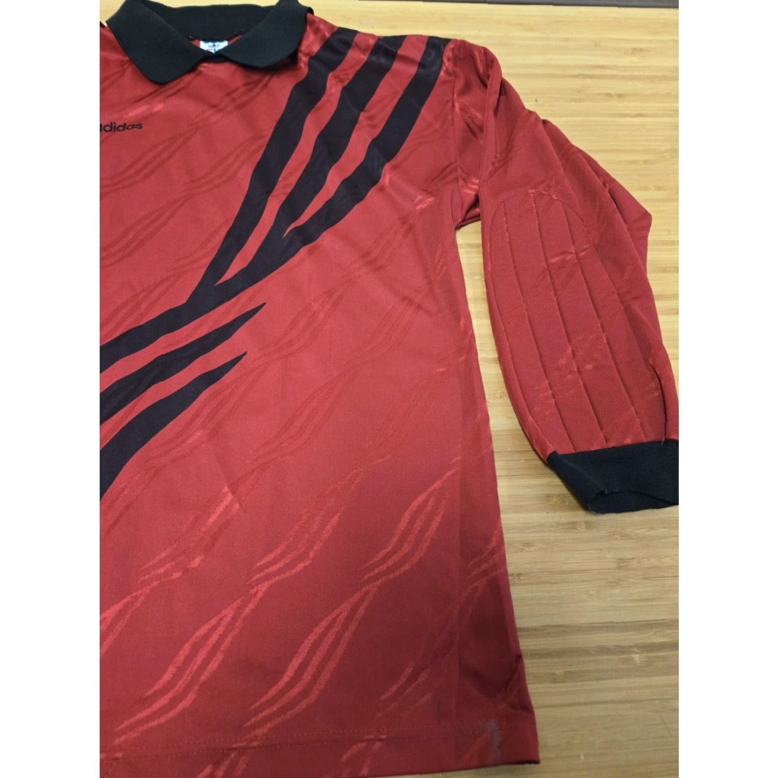 Adidas VINTAGE adidas Soccer Shirt Men M Red 90s Jersey Football Football Mens Medium Adidas Shirt Size US M / EU 48-50 / 2 - 2 Thumbnail