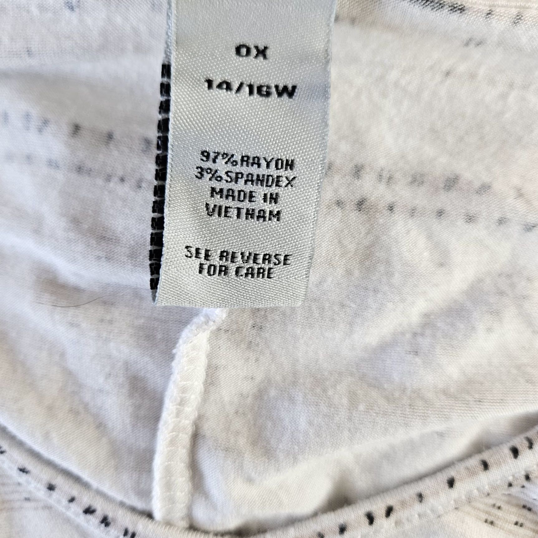 Vintage Catherines Womens Top 0X Blouse Shirt Striped Rayon Blend White Tan Size 0X Womens High-Quality Used Condition Size XL / US 12-14 / IT 48-50 - 4 Thumbnail