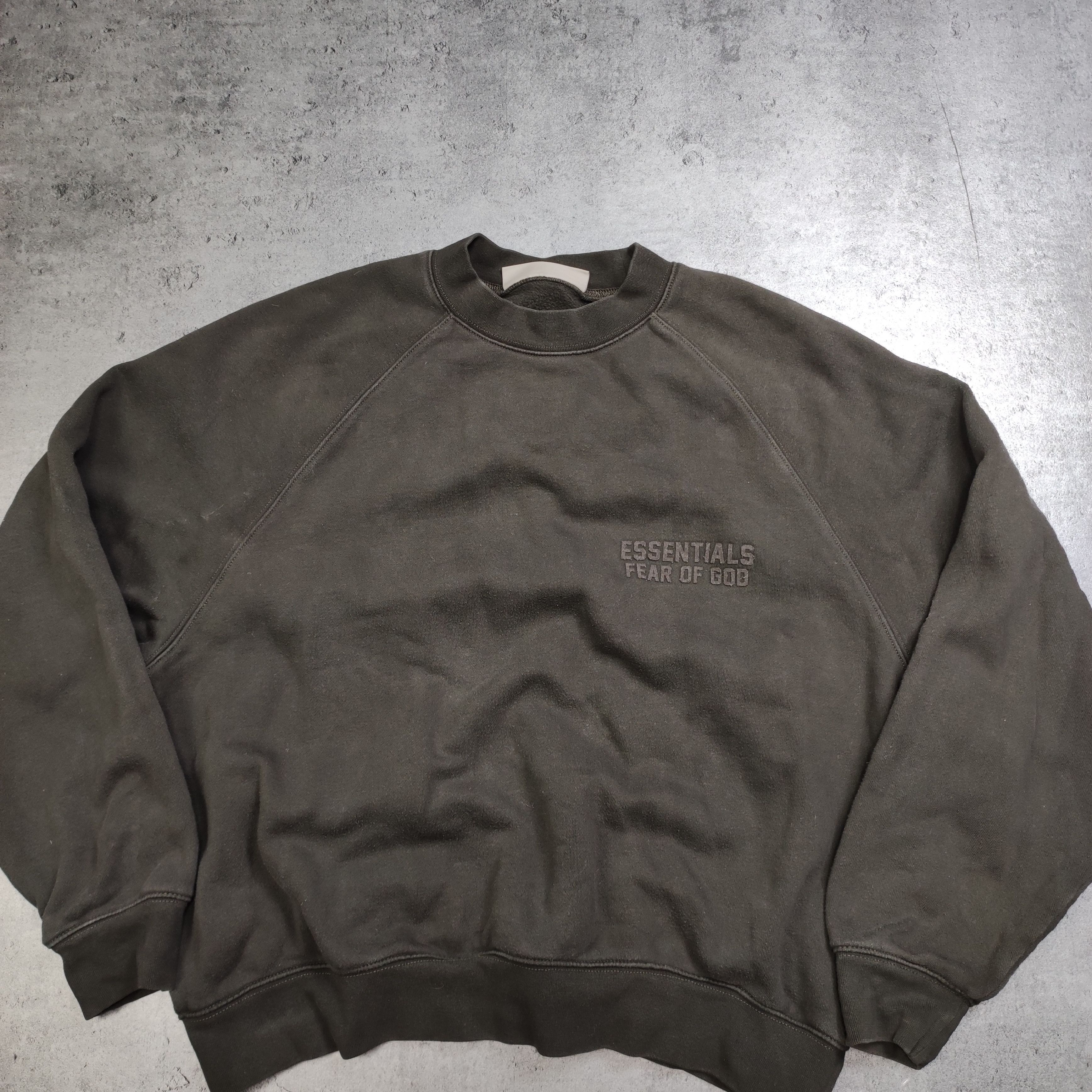 Essentials × FOG × Fear of God RARE FOG Fear of God Essentials Small Logo Crewneck Size US S / EU 44-46 / 1 - 2 Thumbnail