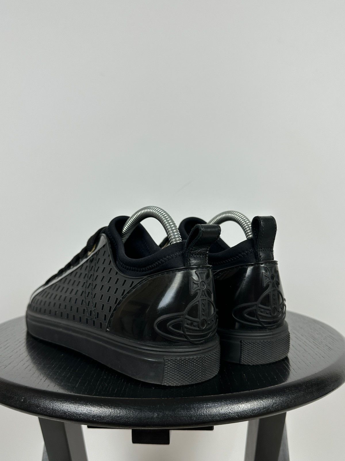 Vivienne Westwood Vivienne Westwood Orb Logo Low Top Sneakers Size US 7 / EU 40 - 2 Thumbnail
