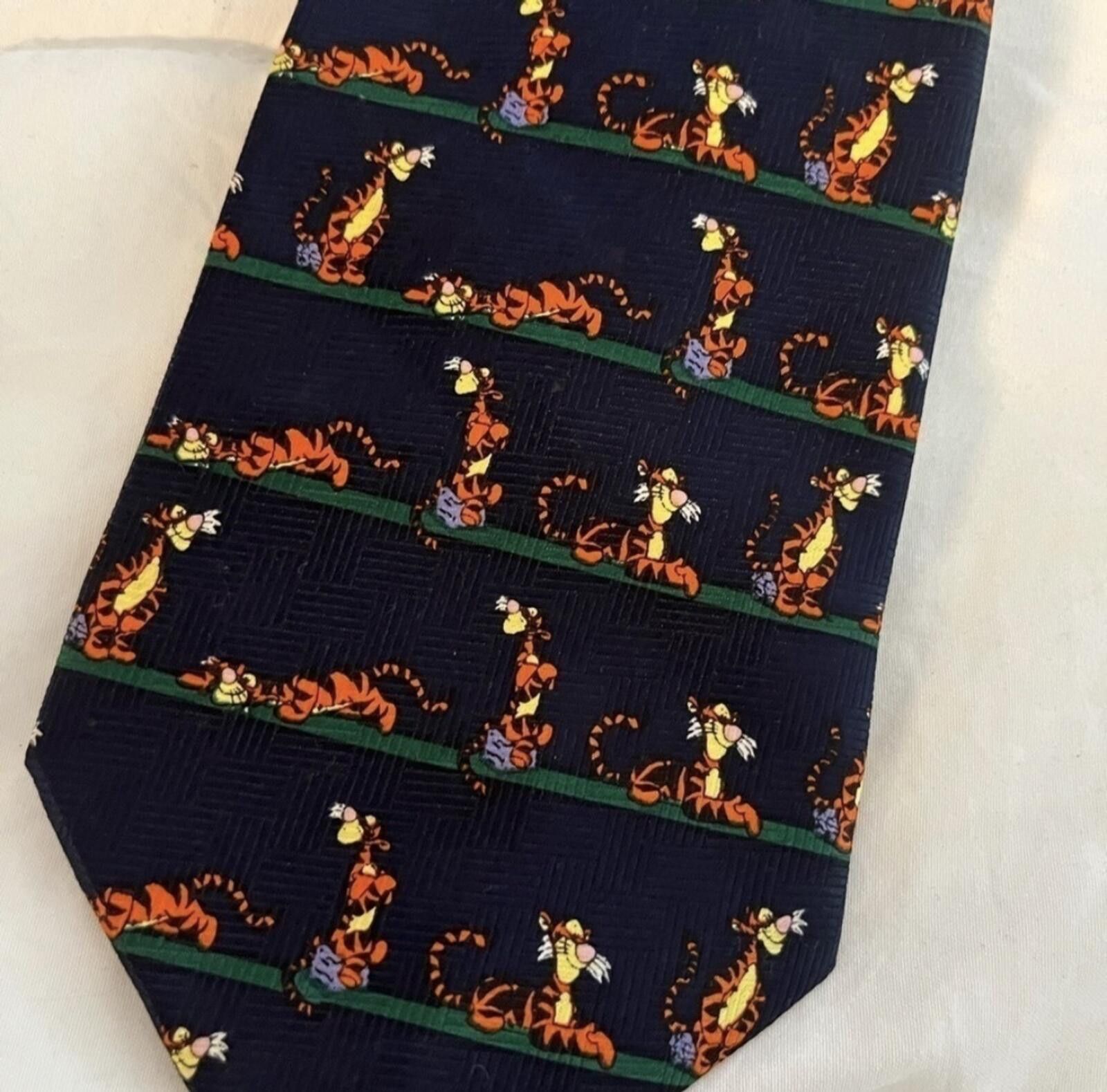 Disney Disney “ Pooh” tie Size ONE SIZE - 3 Thumbnail