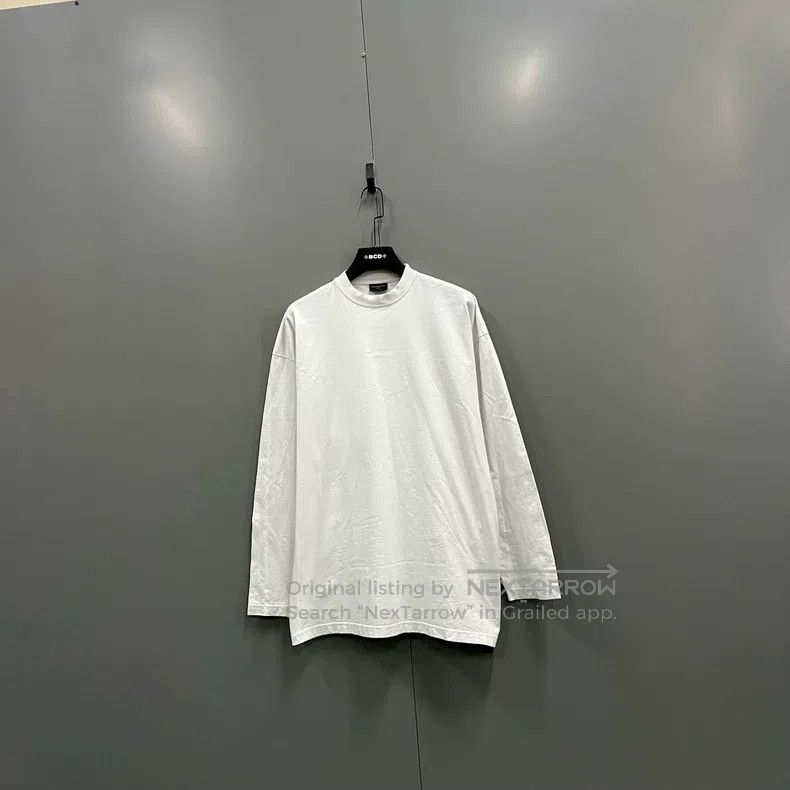 Balenciaga Balenciaga White Crewneck Casual Long Sleeve Size US S / EU 44-46 / 1 - 1 Thumbnail