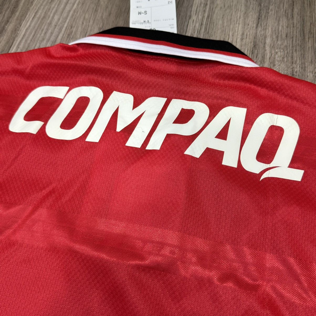 Puma Urawa Reds 99/00 home shirt (bnwt) Size US M / EU 48-50 / 2 - 6 Thumbnail
