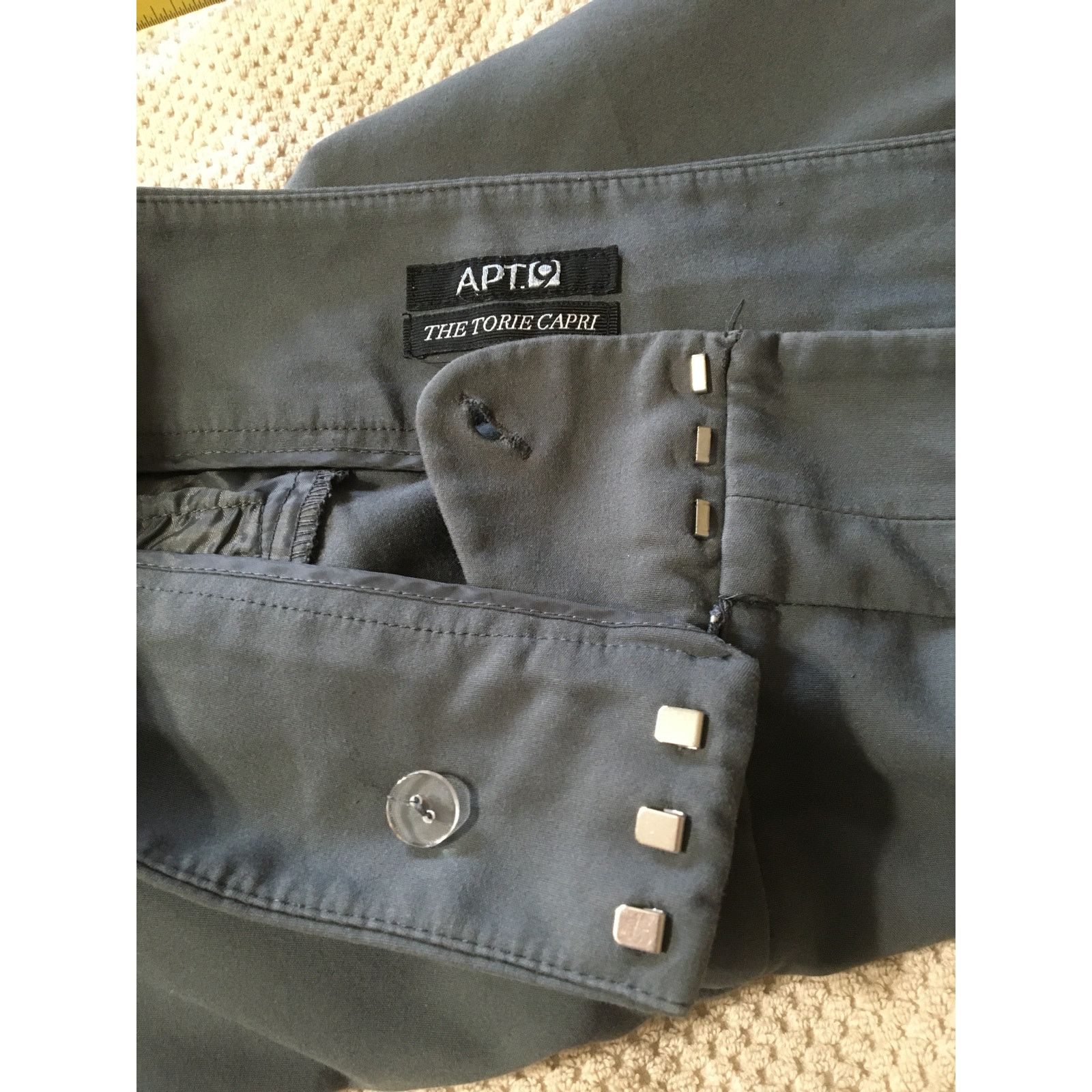 Apt. 9 APT. Nine The Tory Capri Size 14P Women’s Gray Faux Pockets Size 36" / US 14 / IT 50 - 8 Thumbnail
