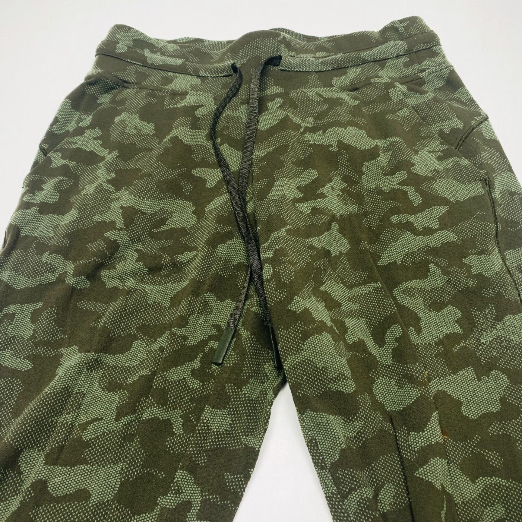 Lululemon VINTAGE Lululemon Ready To Rulu Jogger 29” Women’s Size 6 in Camo Dark Olive Green Twill Size 28" / US 6 / IT 42 - 4 Thumbnail