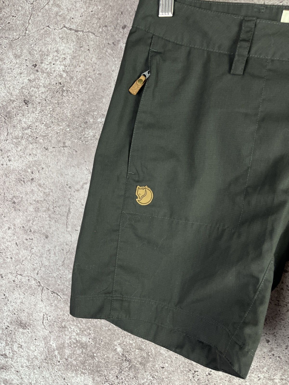 Fjallraven Abisko Shade Shorts W Dark Olive G-1000 Hiking Outdoor Women Size 26" / US 2 / IT 38 - 2 Thumbnail