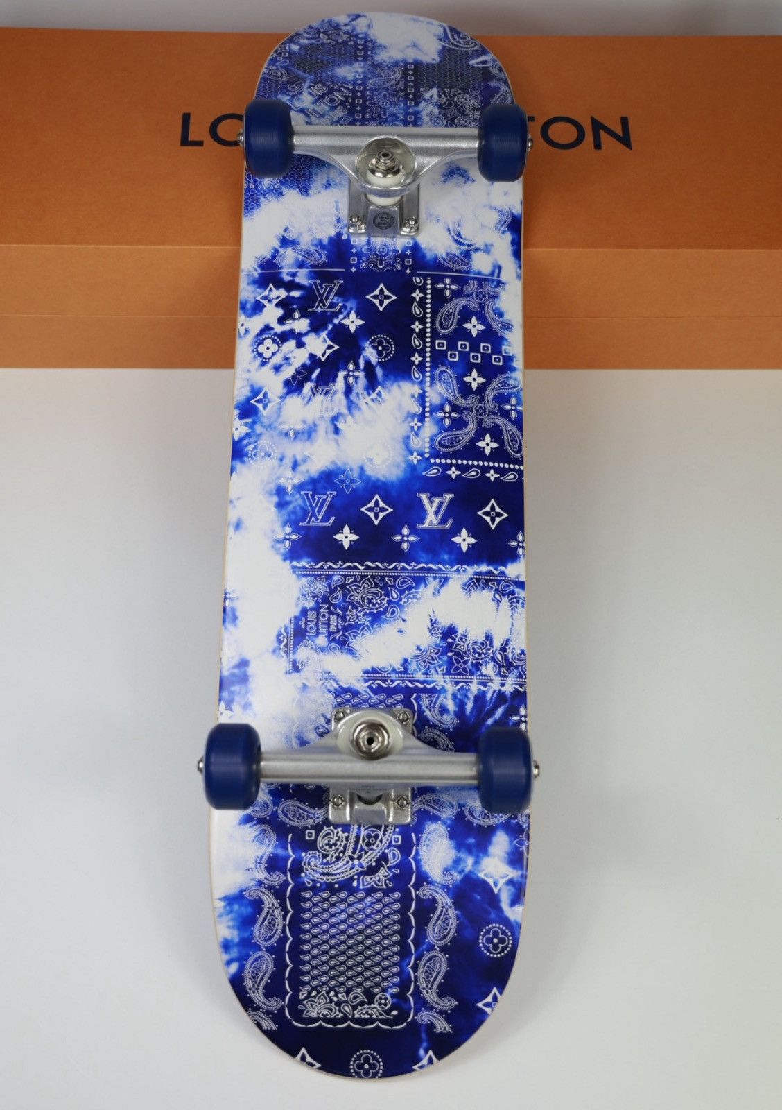 Louis Vuitton × Virgil Abloh BANDANA PRINT SKATE BOARD Size ONE SIZE - 2 Thumbnail