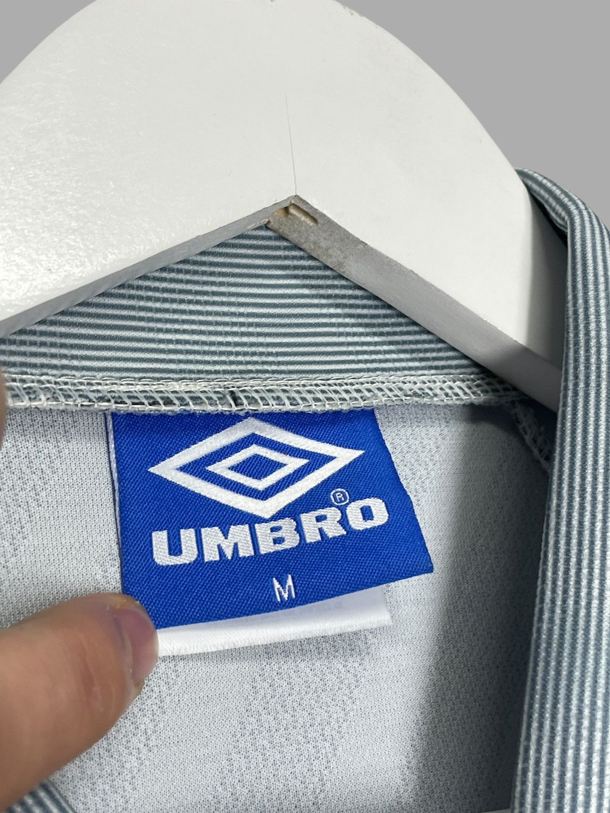 Umbro #9 Shearer England Umbro Vintage 1996 Away Vintage Jersey Size US M / EU 48-50 / 2 - 11 Thumbnail