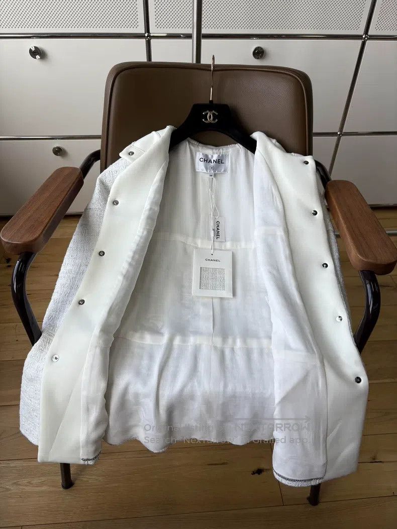 Chanel Chanel 25C white plaid soft tweed slanted pocket hooded ja Size XS / US 0-2 / IT 36-38 - 4 Thumbnail