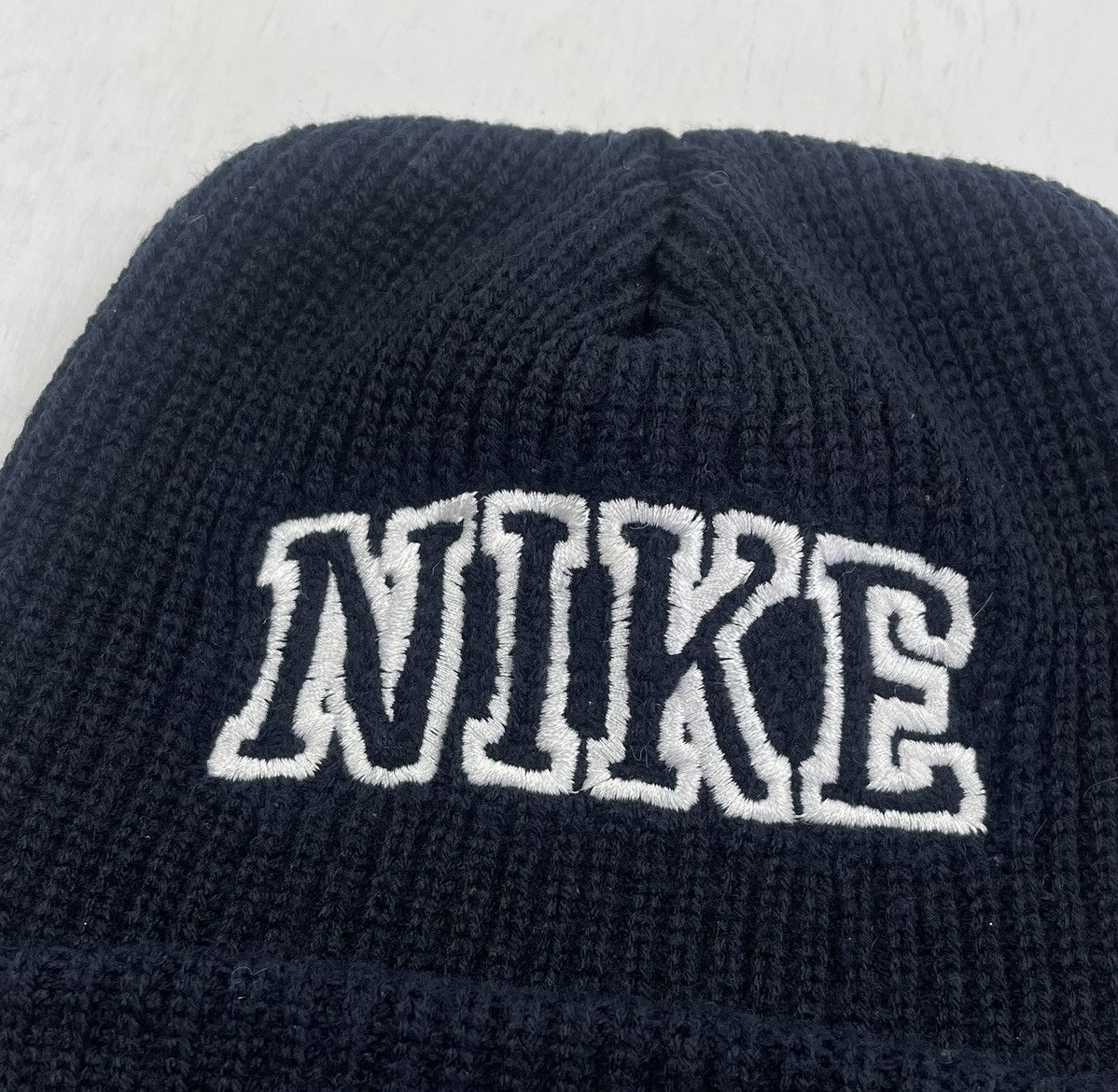 Nike vintage nike big spell out beanie hat snow cap tc39 Size ONE SIZE - 3 Thumbnail