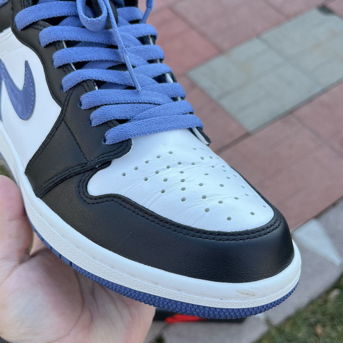 Jordan Brand × Nike 2018’ Nike Air Jordan 1 Retro High OG ‘Blue Moon’ Sz 9 Size US 9 / EU 42 - 3 Thumbnail