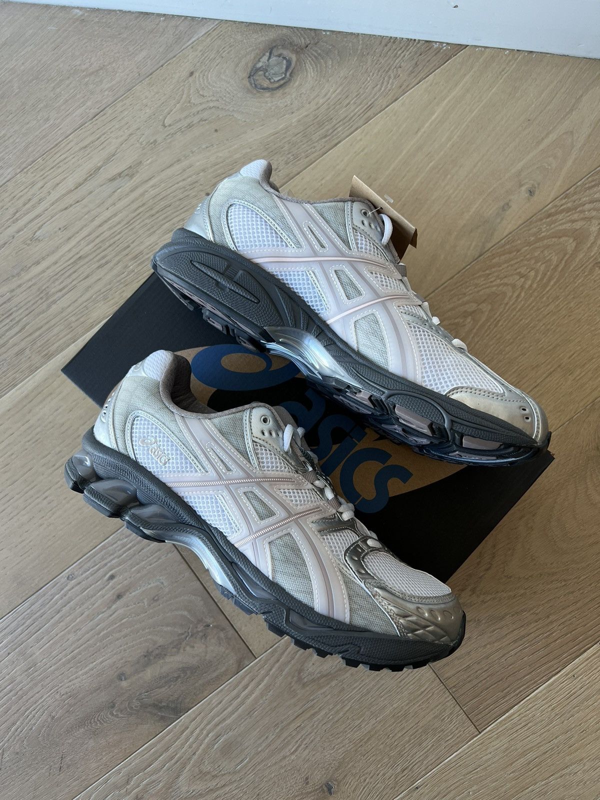 Asics × Kith × Ronnie Fieg Kith ASICS Gel Nimbus 10.1 White Morganite size 10 Size US 10 / EU 43 - 2 Thumbnail