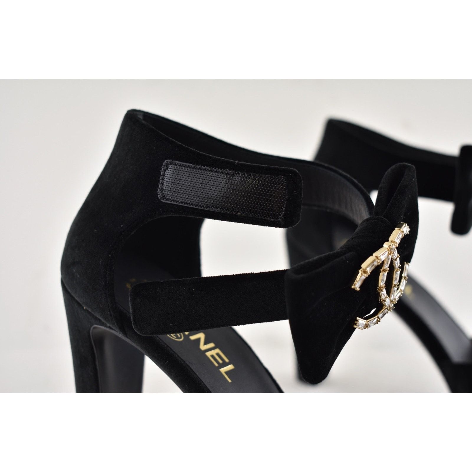 Chanel Chanel 24K Black Velvet Crystal CC Logo Mary Jane Pump 42 Size US 11 / IT 41 - 8 Thumbnail