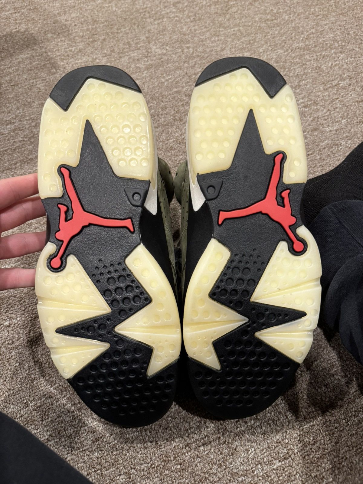 Jordan Brand × Nike × Travis Scott Travis Scott Air Jordan 6 Retro SP in Olive/Green New/DS Size US 9 / EU 42 - 5 Thumbnail