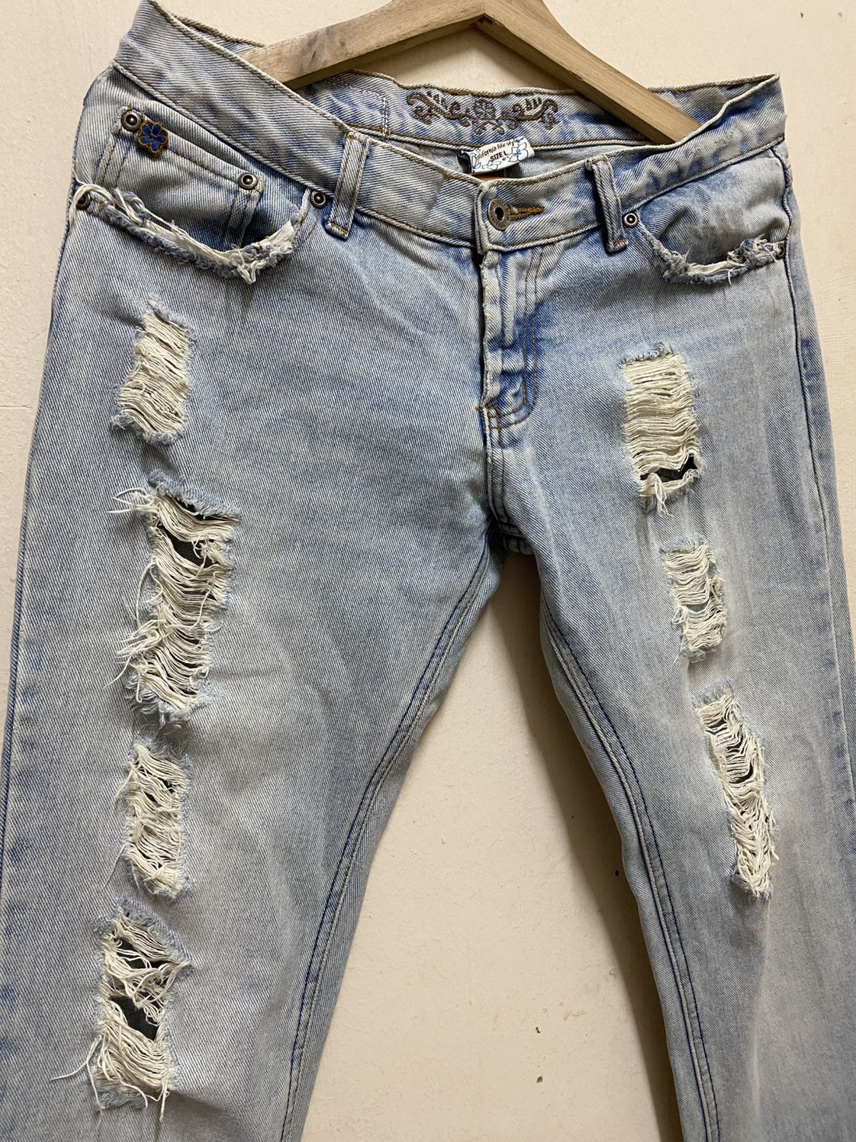 Body Glove Body Glove Distressed Denim Jeans Size 30" / US 8 / IT 44 - 3 Thumbnail