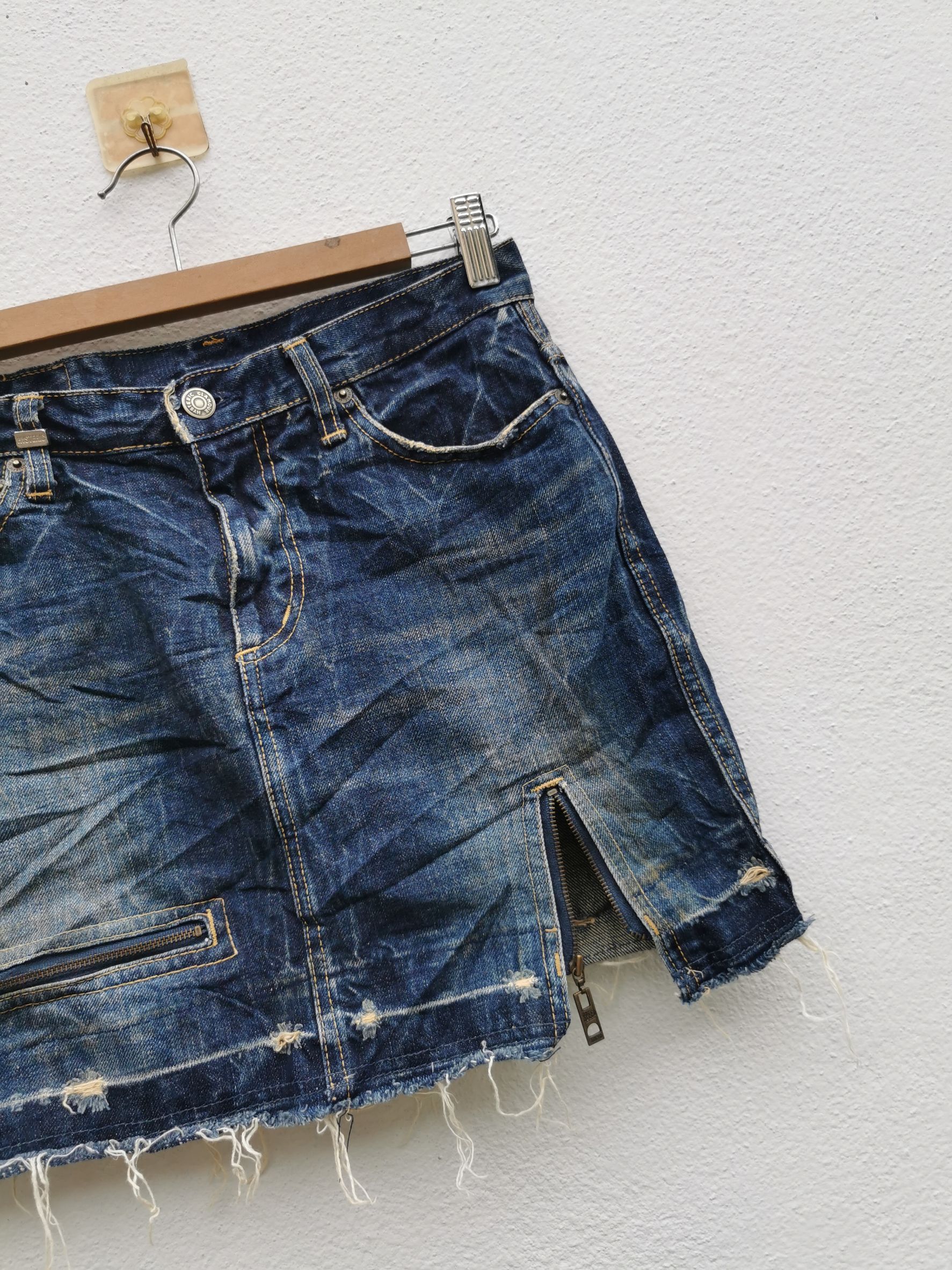 Hysteric Glamour 🔴Hysteric Glamour skirts🔴 Size 29" - 4 Thumbnail