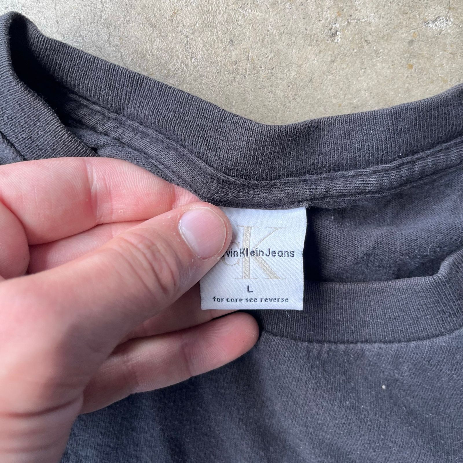 Vintage VINTAGE CALVIN KLEIN JEANS SHIRT BLACK TEE LARGE 90S 00S Size US L / EU 52-54 / 3 - 4 Thumbnail