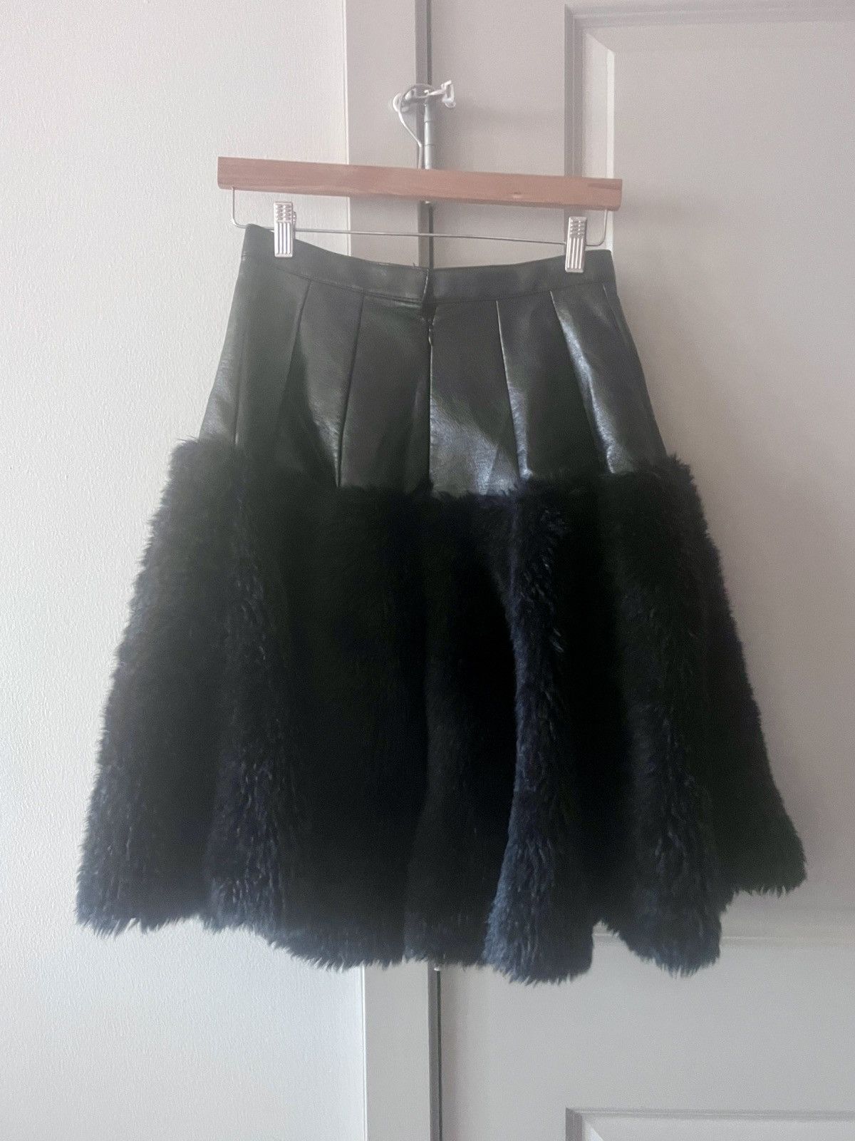 Junya Watanabe Junya Watanabe Faux Leather Skirt Size 27" / US 4 / IT 40 - 2 Thumbnail