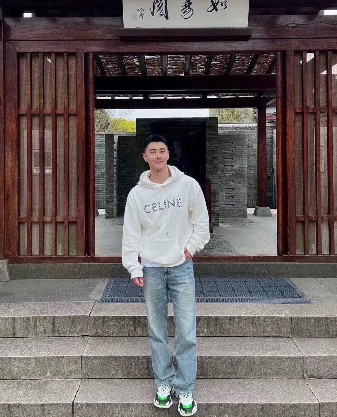 Celine Celine White Logo Sweatshirt. Size US XXL / EU 58 / 5 - 7 Thumbnail