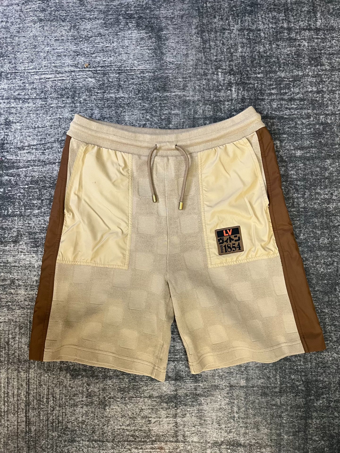 Louis Vuitton Louis Vuitton Collab Shorts M Men Size US 32 / EU 48 - 1 Thumbnail