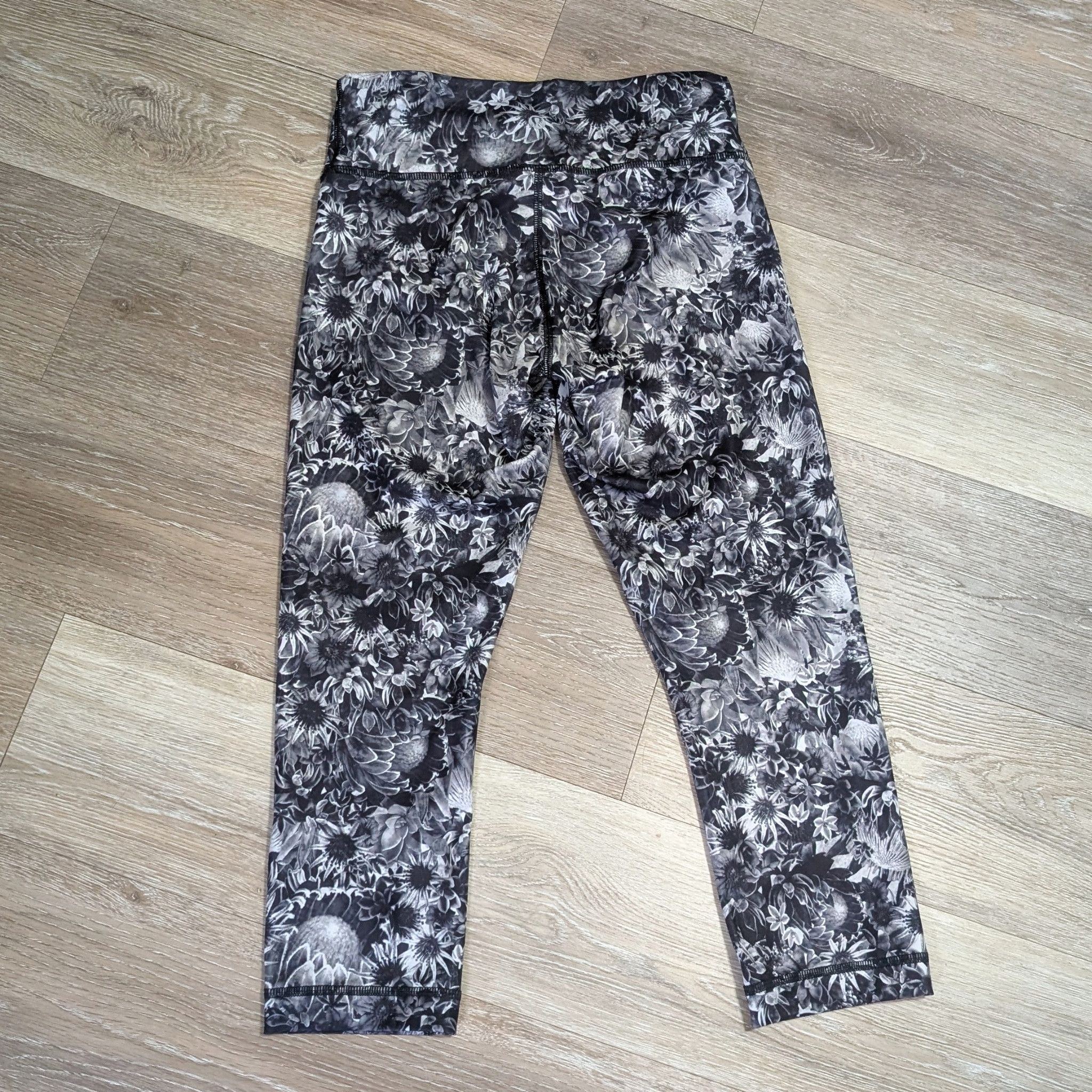 Lululemon Lululemon Flowabunga Wunder Under Crop Leggings Bottoms 4 Size 27" / US 4 / IT 40 - 5 Thumbnail