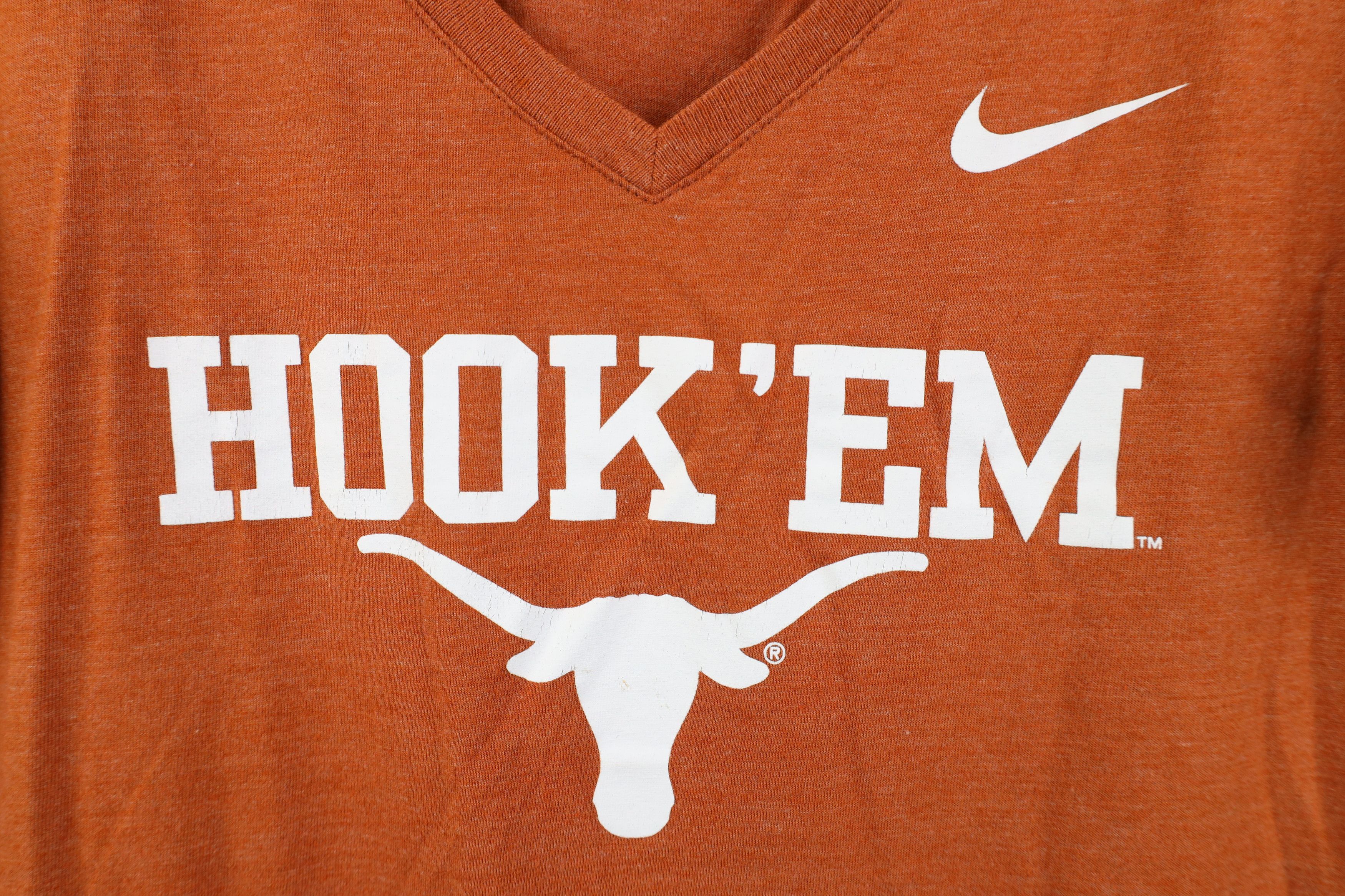 Nike Nike Athletic Cut University of Texas Hook Em V-Neck T-Shirt Size XL / US 12-14 / IT 48-50 - 4 Thumbnail