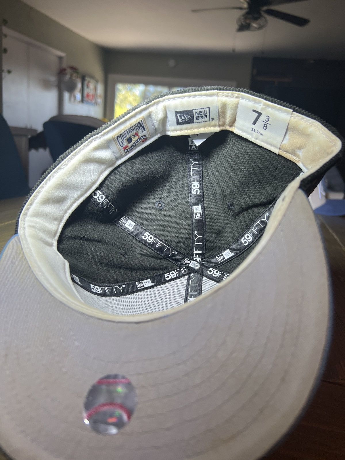New Era Atlanta Braves corduroy Fitted 7 3/8 Size ONE SIZE - 4 Thumbnail