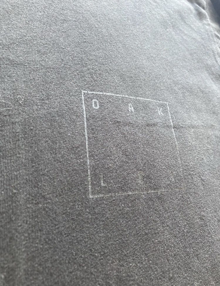 Oakley Vintage Oakley Surf Square Logo Faded T-shirt Size US XL / EU 56 / 4 - 3 Thumbnail