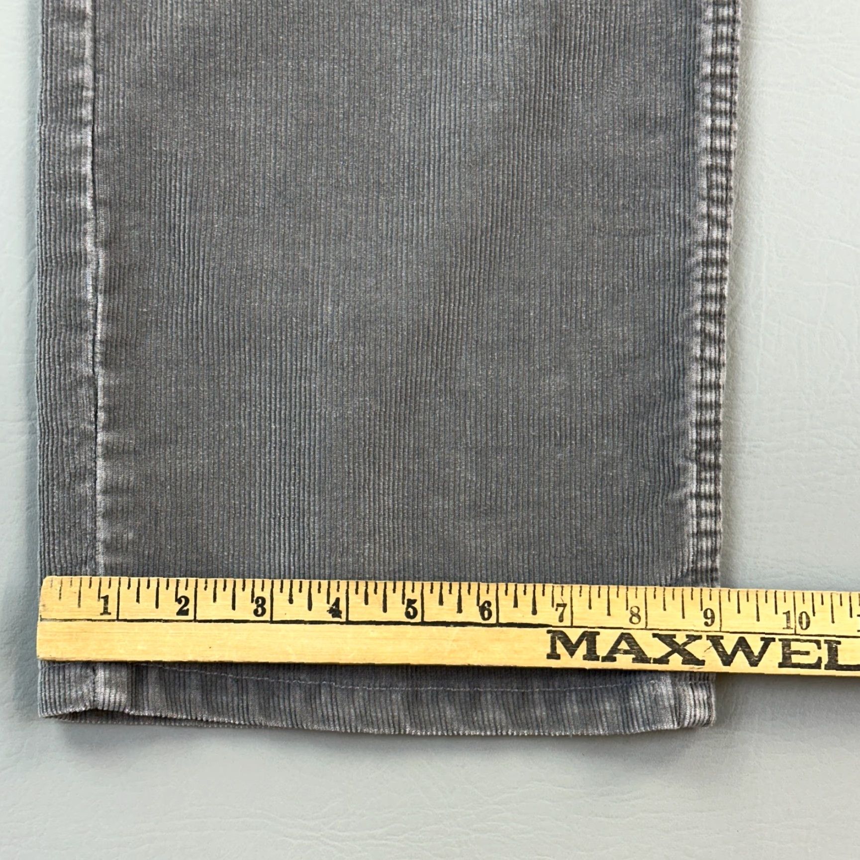 Levi's VINTAGE Levi's 559 Pants Mens 33x34 Gray Corduroy Relaxed Straight Punk Y2K 5-Pocket USA Cowboy Grunge Retro Jeans Mens Size US 33 - 5 Thumbnail