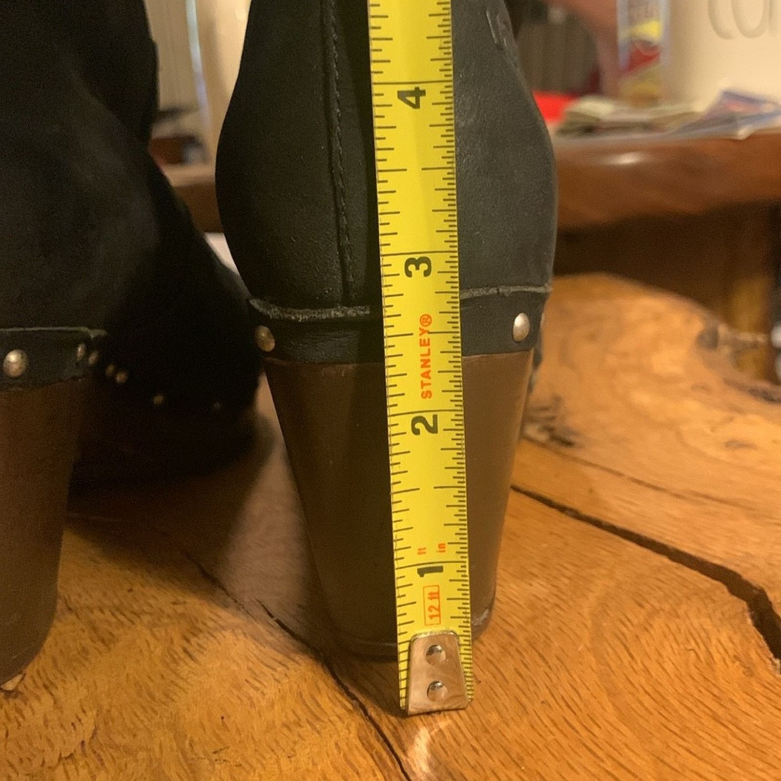 Ugg Uggs Lynnea black leather shearling clogs with studs detail Size US 5 / IT 35 - 10 Thumbnail