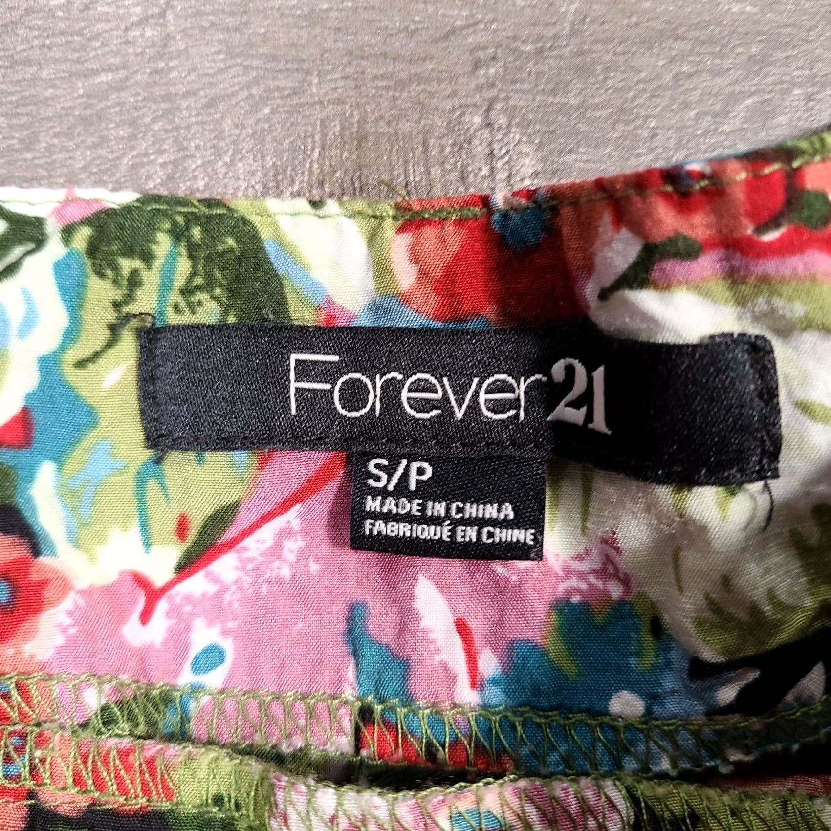 Forever 21 FOREVER 21 Shorts Womens S Green Floral Pleated Front Zip Culotte Casual Summer Spring Size 26" / US 2 / IT 38 - 3 Thumbnail