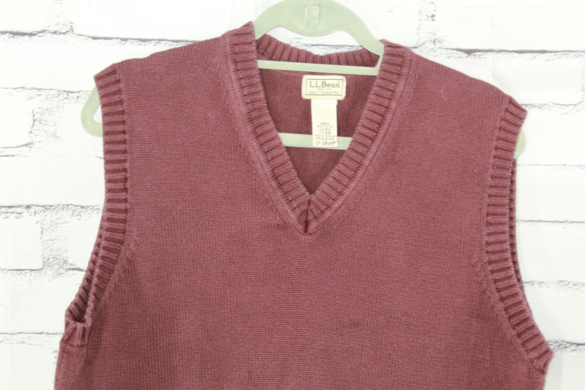 L.L. Bean LL Bean Burgundy Cotton V-Neck Sweater Vest L Retro Size US L / EU 52-54 / 3 - 2 Thumbnail