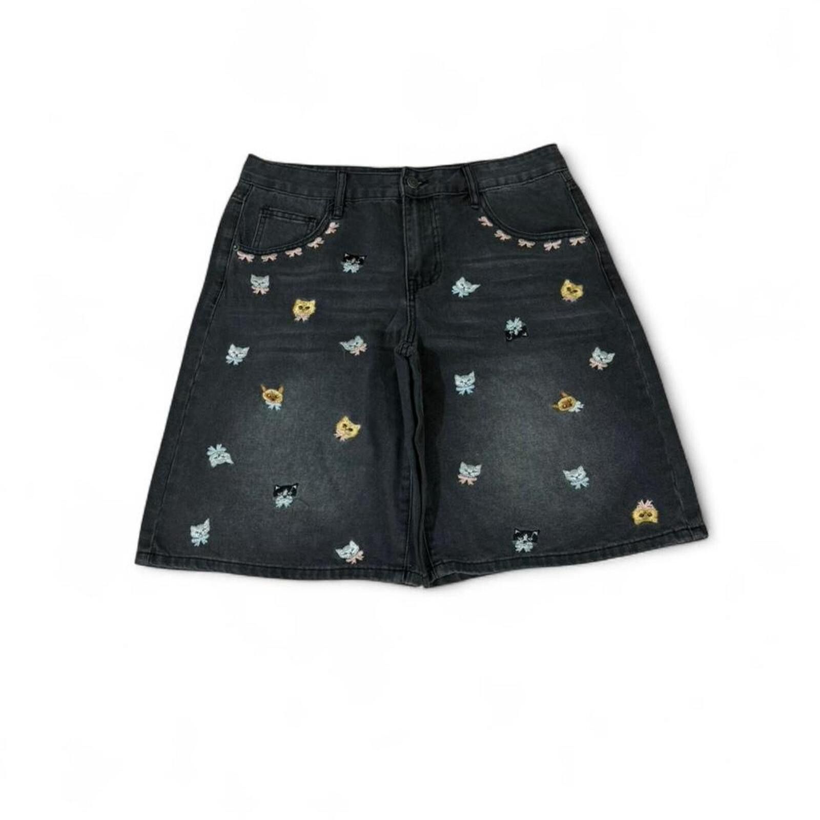True Religion Black denim shorts with embroidered cat design Size 34" / US 12 / IT 48 - 2 Thumbnail