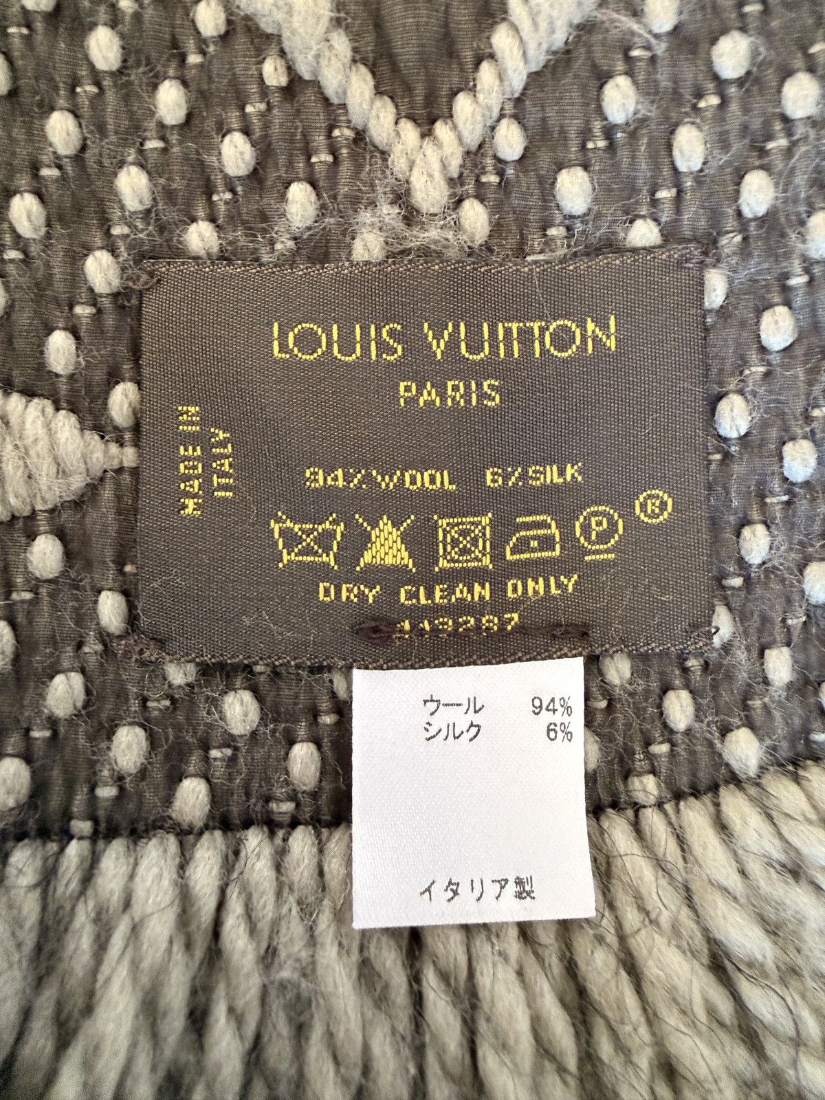 Louis Vuitton Louis Vuitton Logomania Monogram Wool Silk Scarf Reversible Size ONE SIZE - 2 Thumbnail