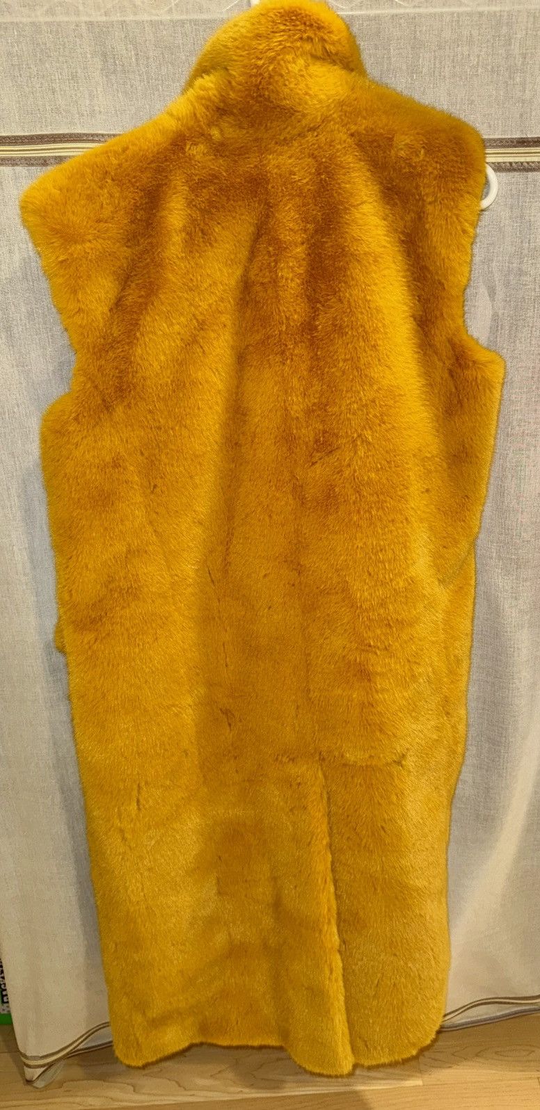 Bcbgmaxazria BCBGMaxAzria Golden Yellow Faux Fur Sleeveless Vest Size S / US 4 / IT 40 - 8 Thumbnail