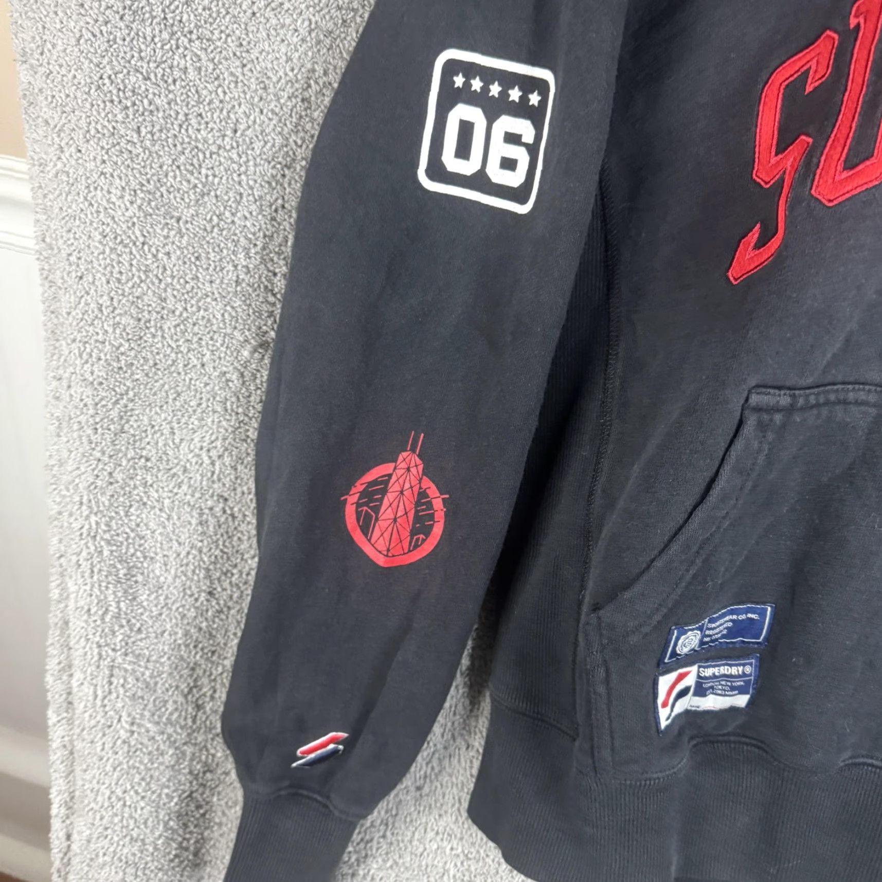 Superdry Superdry Hoodie Mens Small Black Fleece Pullover Sweatshirt Graphic Print Logo Embroidered Pockets Hooded Crew Neck Kangaroo Pocket Size US S / EU 44-46 / 1 - 2 Thumbnail