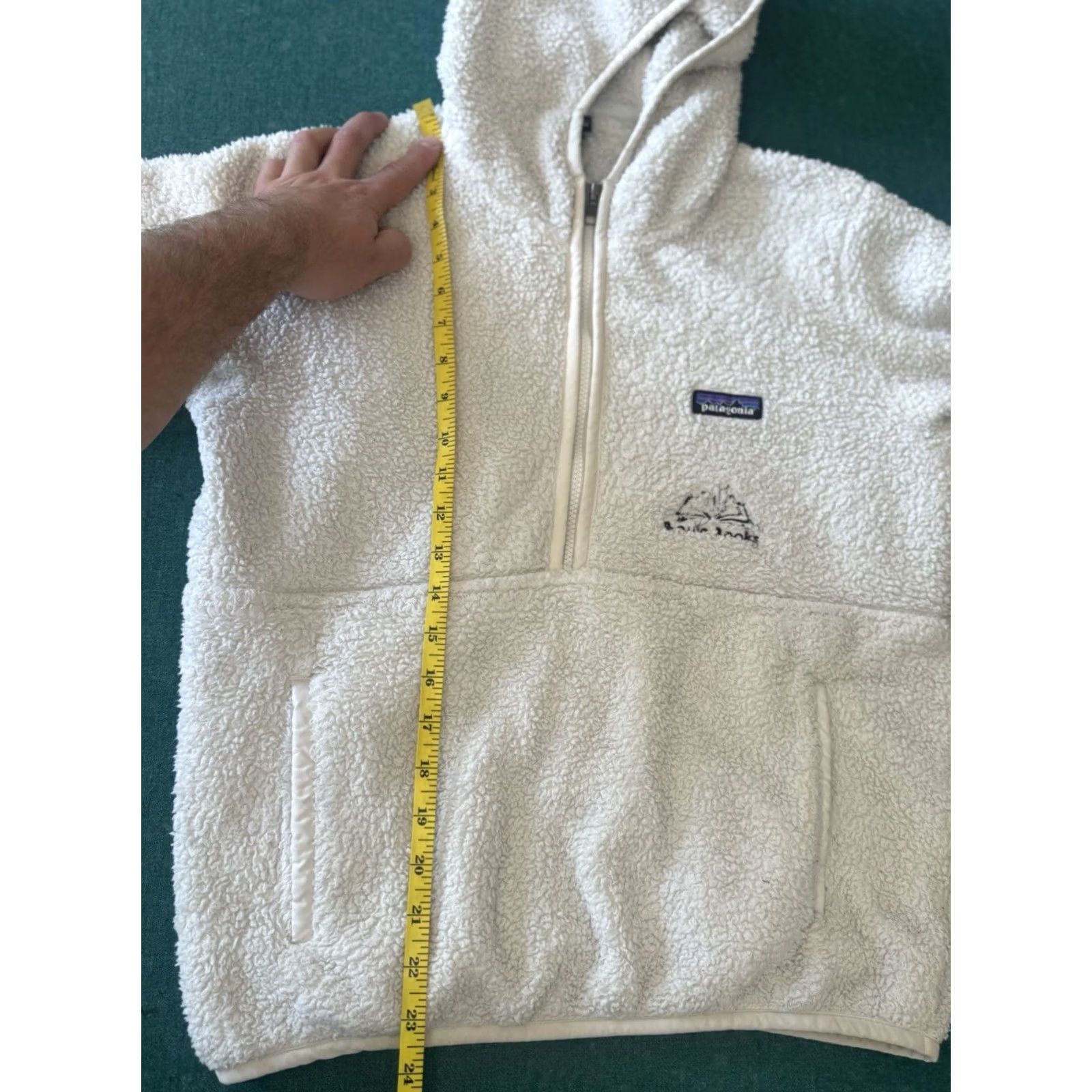 Patagonia Patagonia Hoodie White Fleece 1/2 Zip Womens Small Embroidered Logo Pullover Activewear Zip Closure Size S / US 4 / IT 40 - 5 Thumbnail