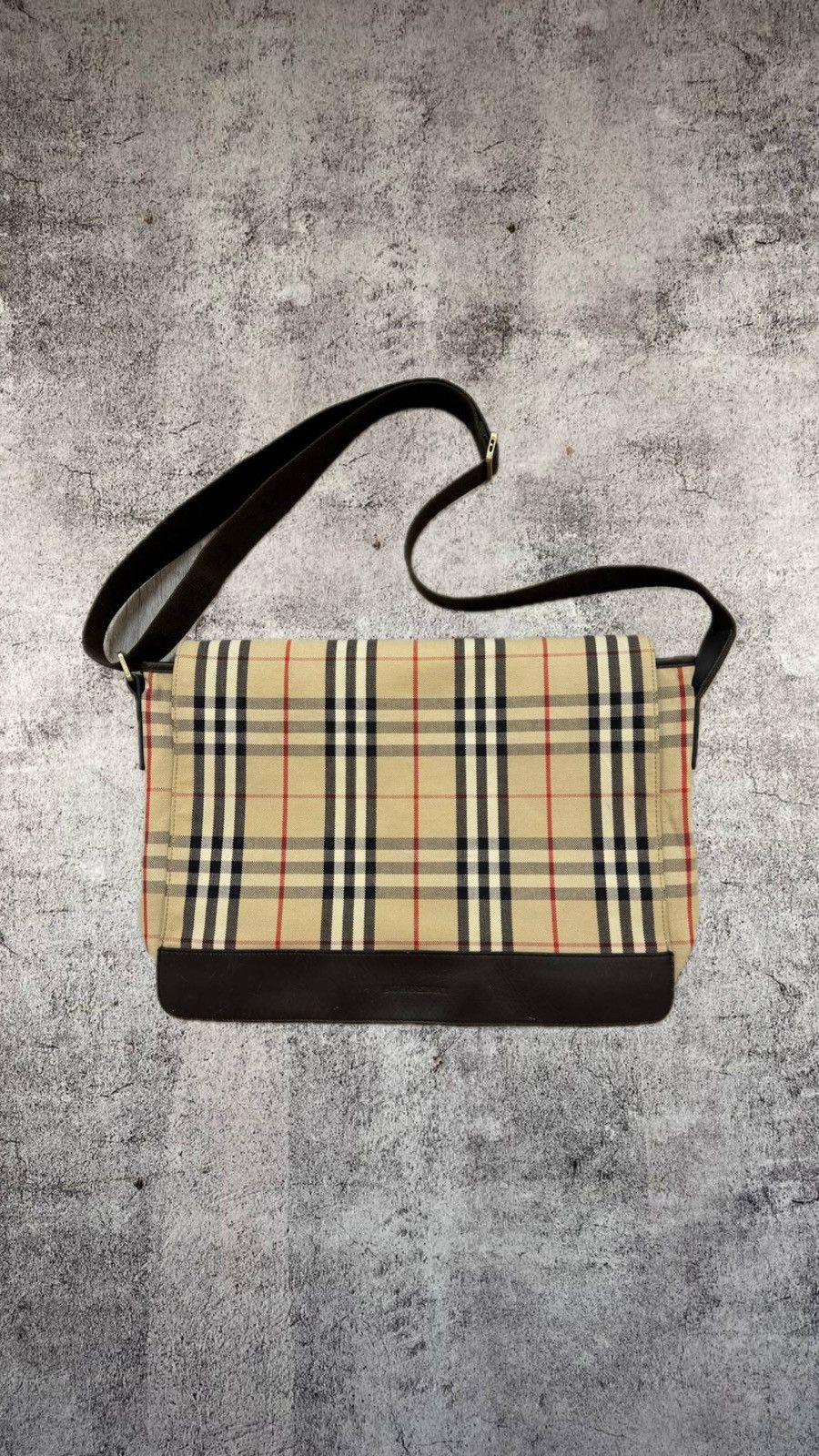 Burberry × Vintage Vintage Burberry Nova Check Cross Body Bag Size ONE SIZE - 1 Thumbnail