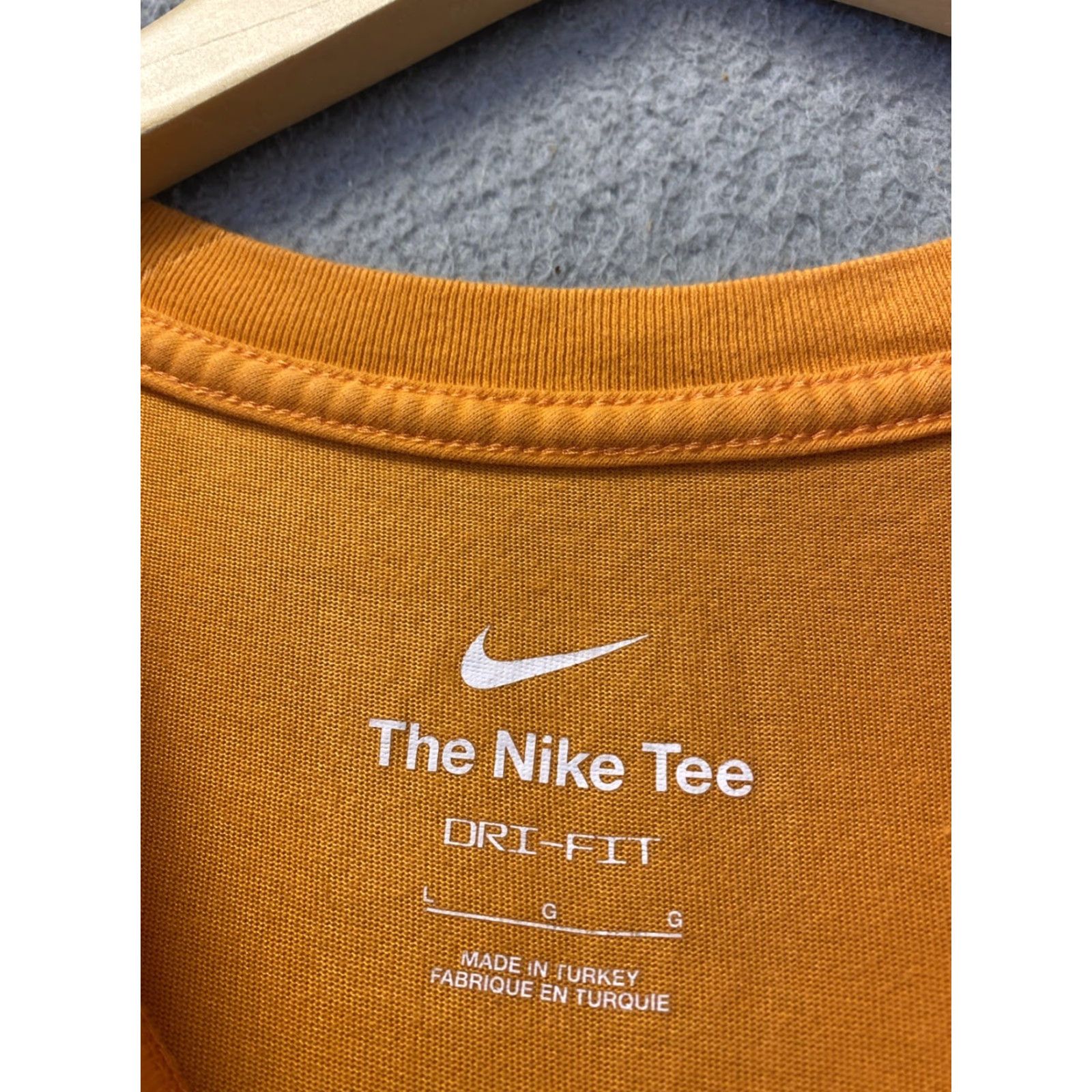 Nike Nike Men's T Shirt Multi Logo Tee Top T O Orange 149-22 Size US M / EU 48-50 / 2 - 3 Thumbnail