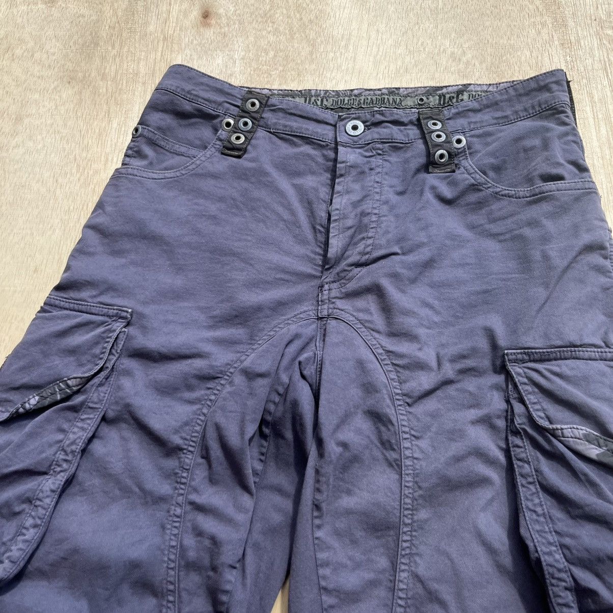 Dolce & Gabbana D&G CARGO 3/4 Y2K VINTAGE MIX FLORAL CAMO Size 30" / US 8 / IT 44 - 2 Thumbnail